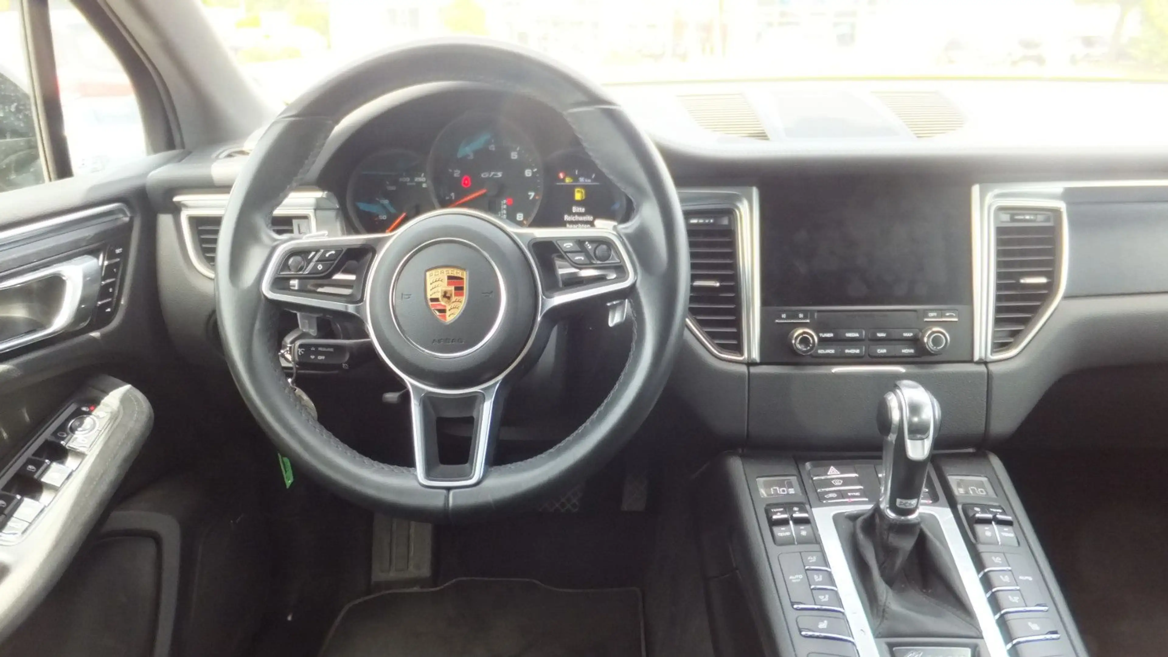 Porsche Macan GTS Alu 20"/RFK/Navi/Bose/Luftfed/Leder — photo 8