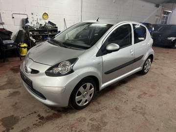 1.0 VVT-i Les Bleus 2008