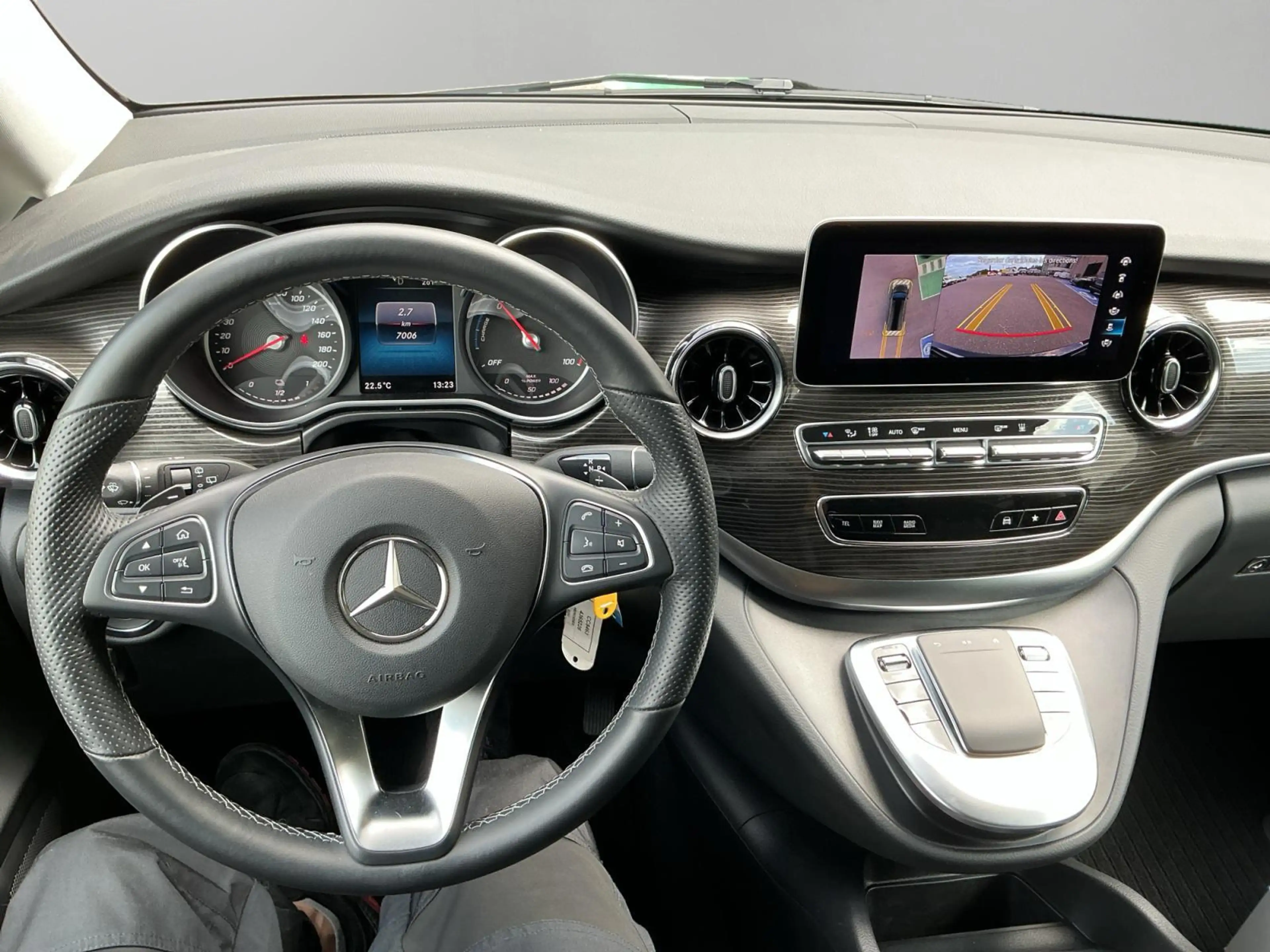 Mercedes-Benz EQV 300 EQV L2 — photo 12