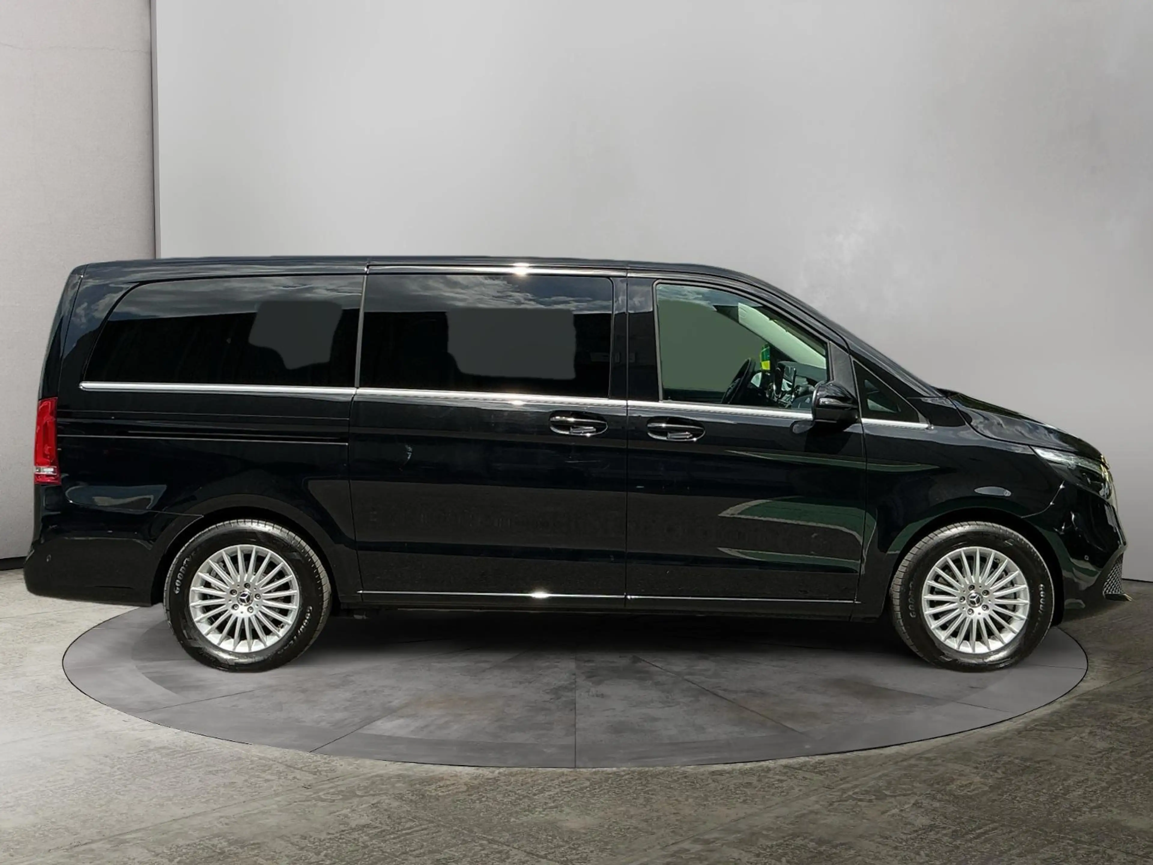 Mercedes-Benz EQV 300 EQV L2 — photo 6