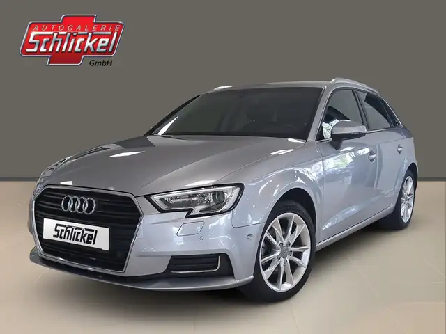 Audi A3 Sportback design 2.0 TDI Navi Xenon AHK 17"-LM