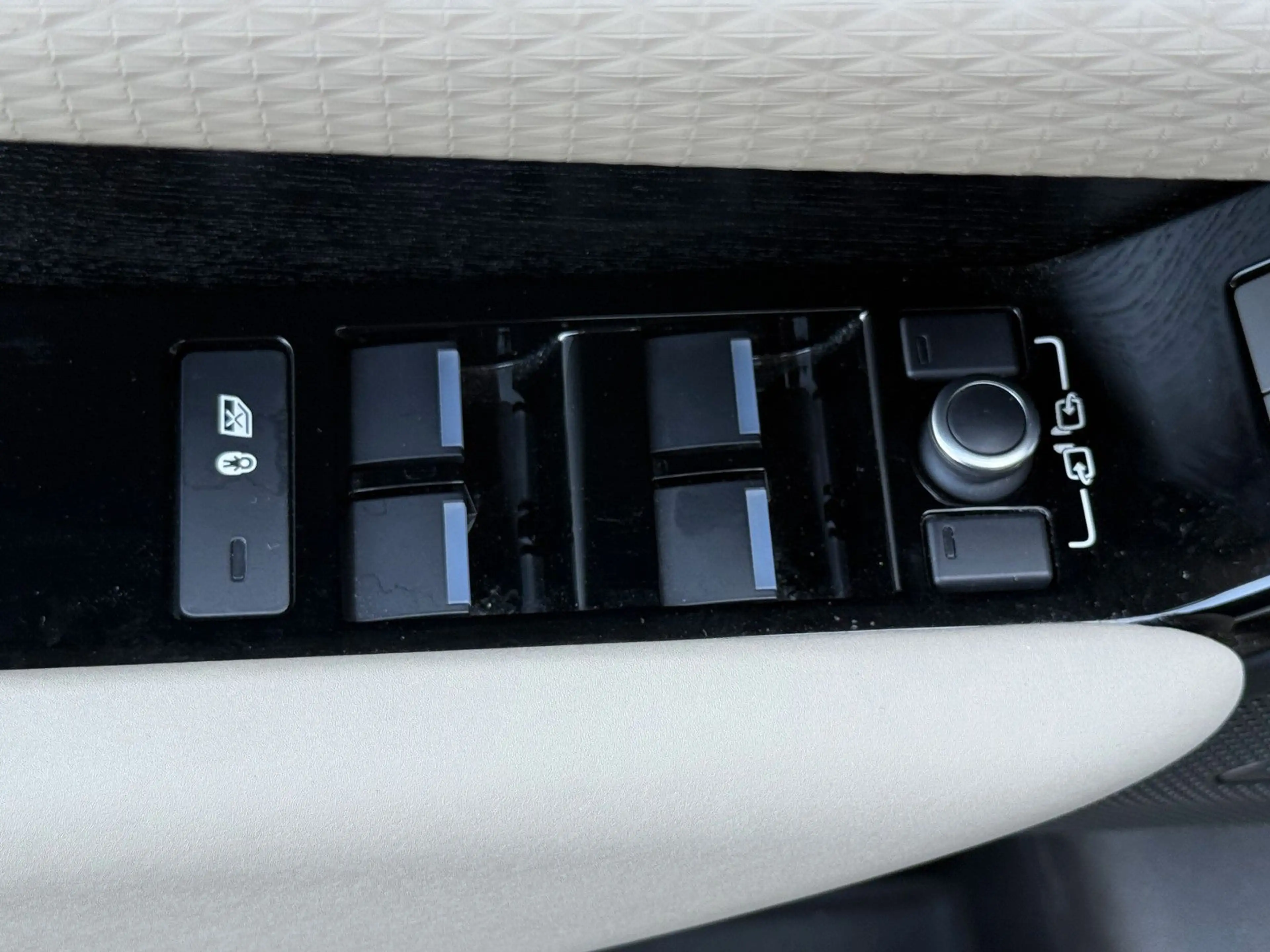 Land Rover Range Rover Velar R-Dynamic SE PANO+ACC+MEMORY — photo 30