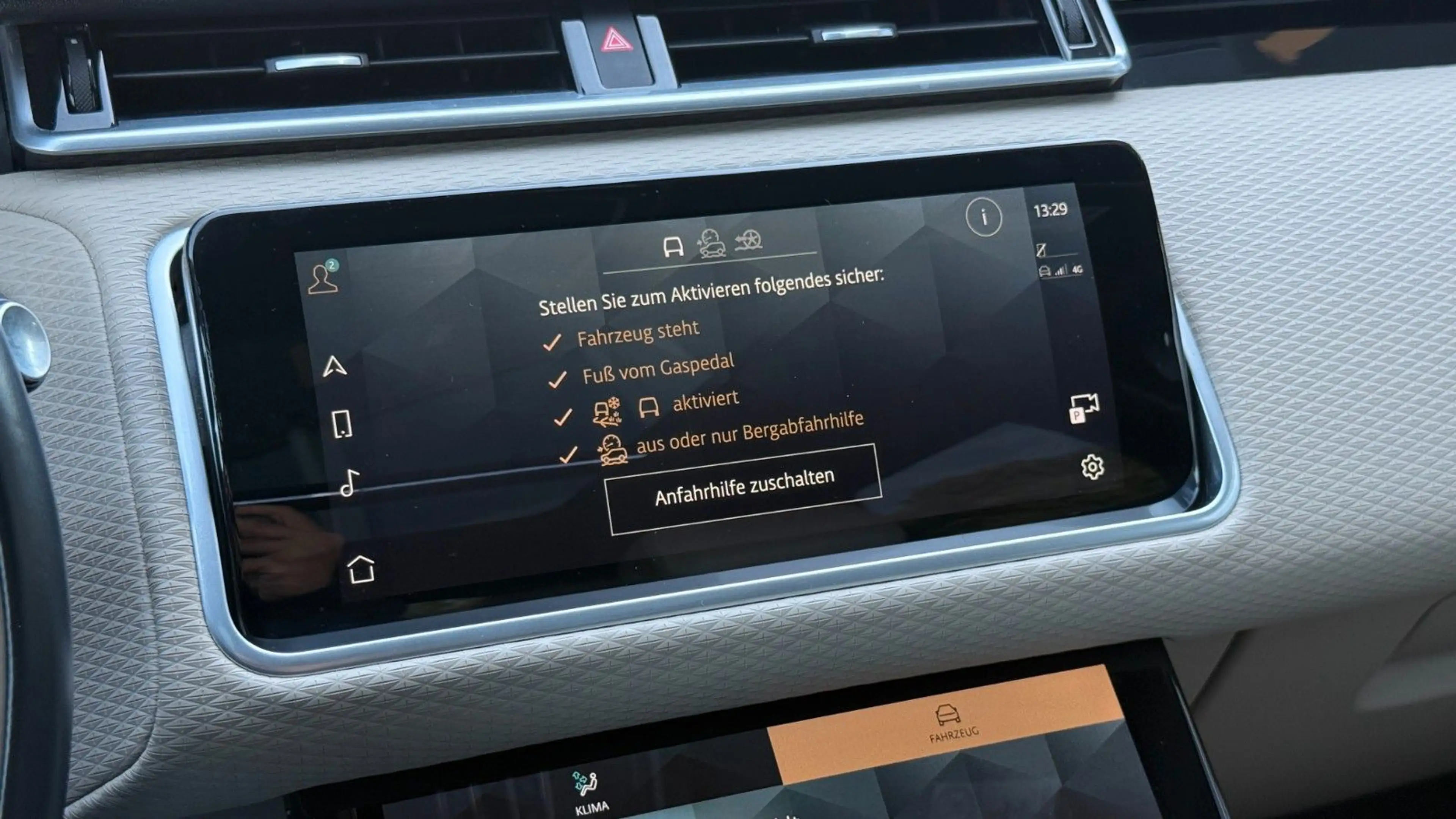 Land Rover Range Rover Velar R-Dynamic SE PANO+ACC+MEMORY — photo 34