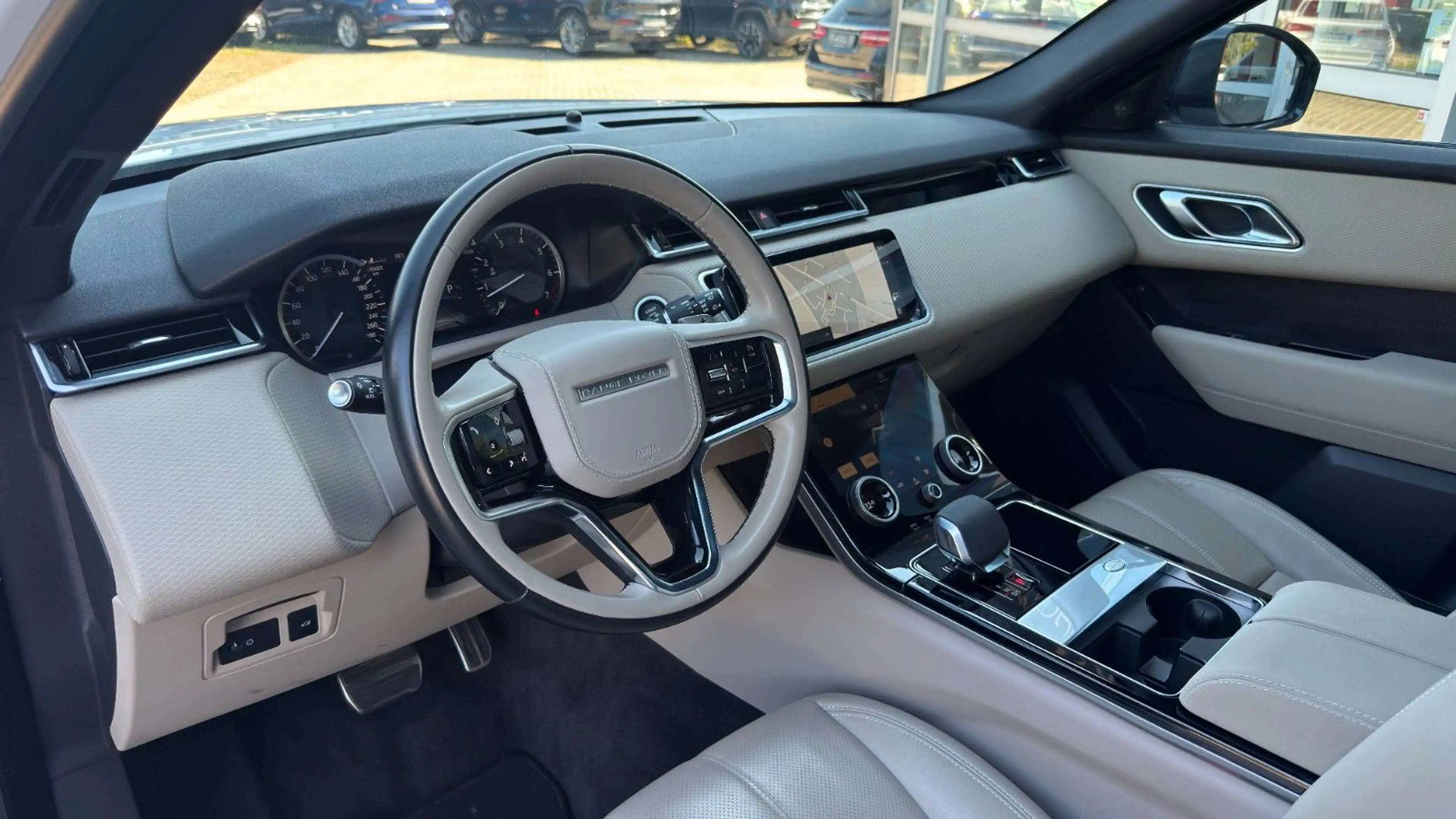 Land Rover Range Rover Velar R-Dynamic SE PANO+ACC+MEMORY — photo 9