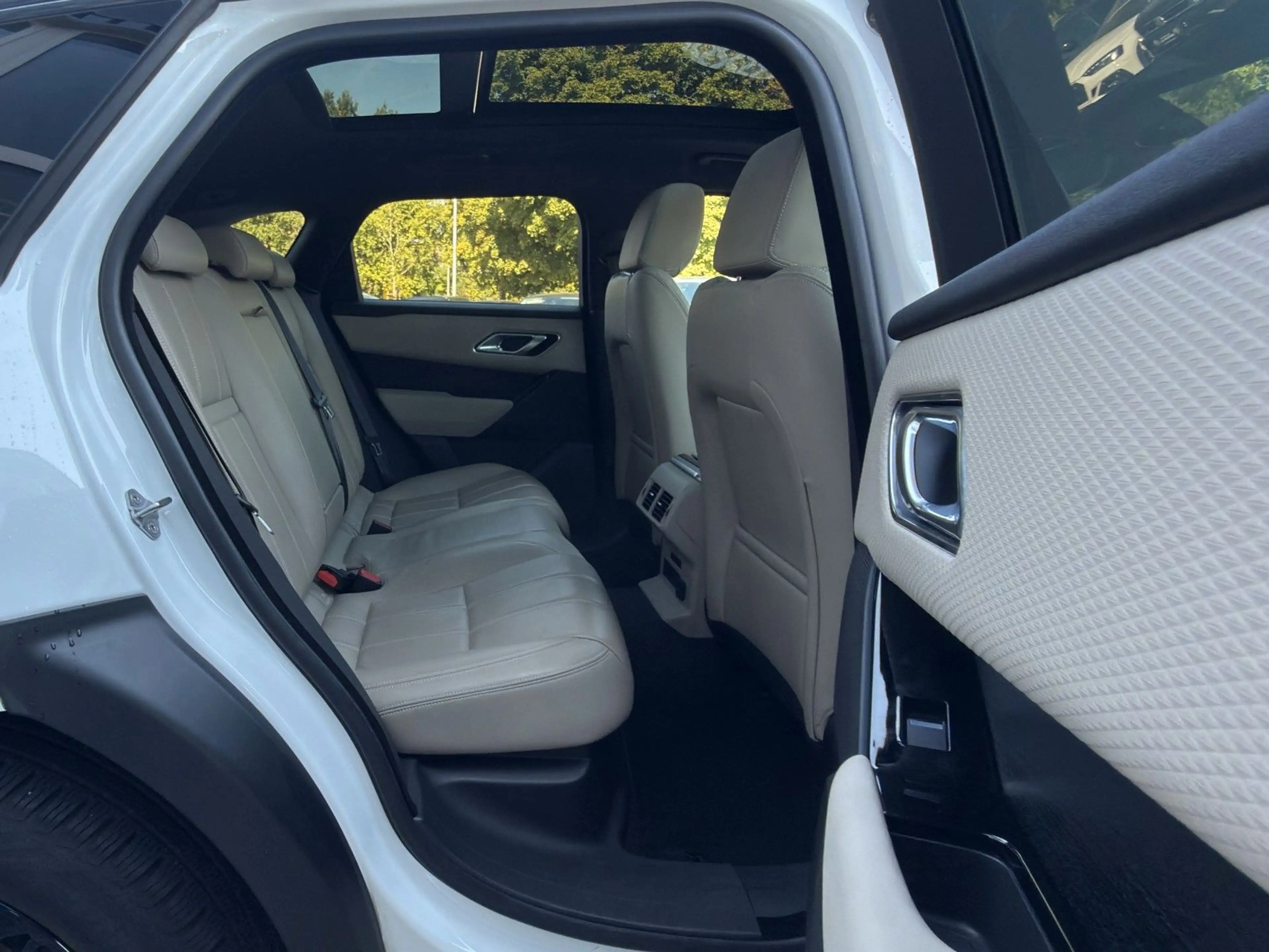Land Rover Range Rover Velar R-Dynamic SE PANO+ACC+MEMORY — photo 19