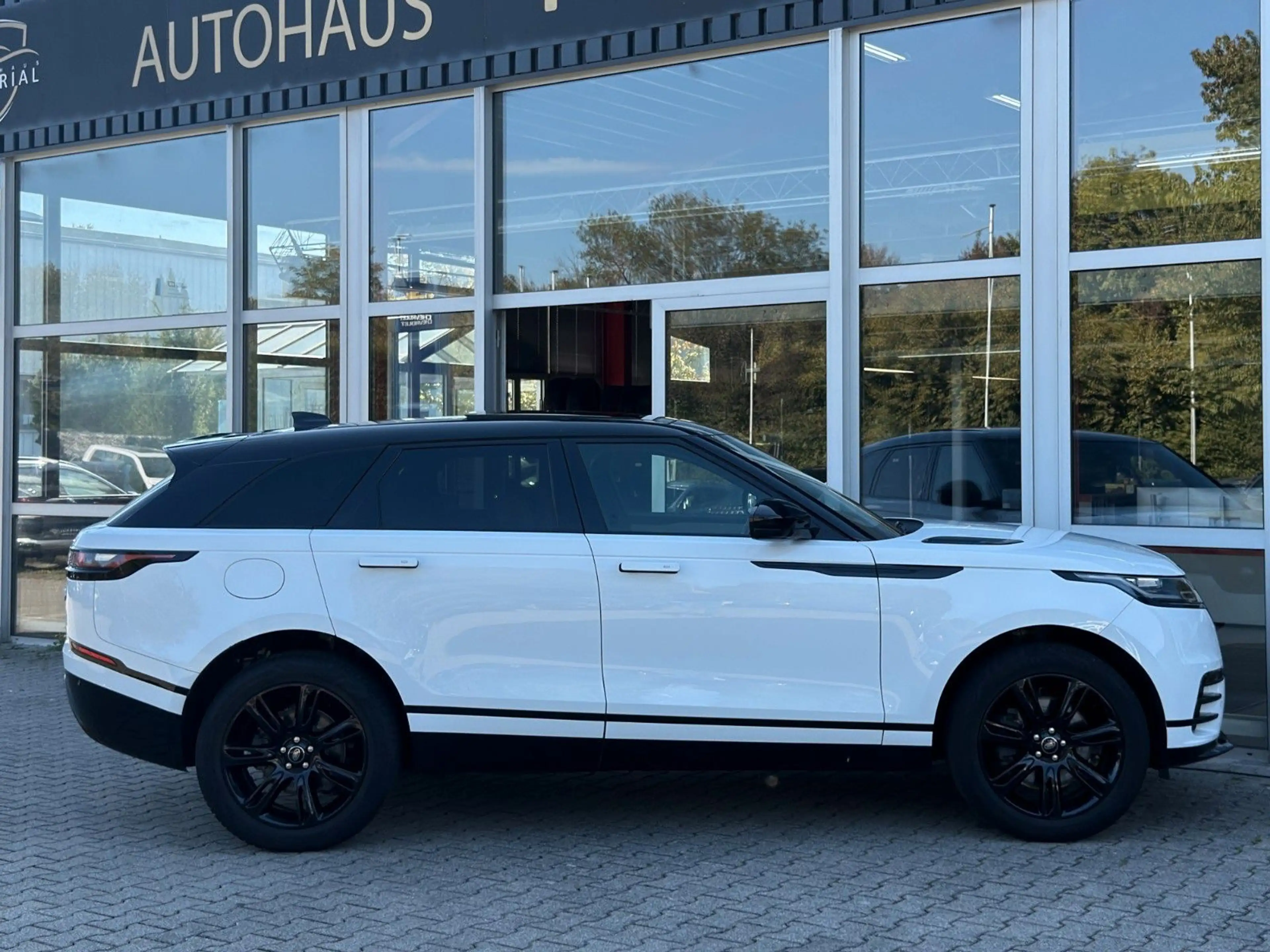 Land Rover Range Rover Velar R-Dynamic SE PANO+ACC+MEMORY — photo 8