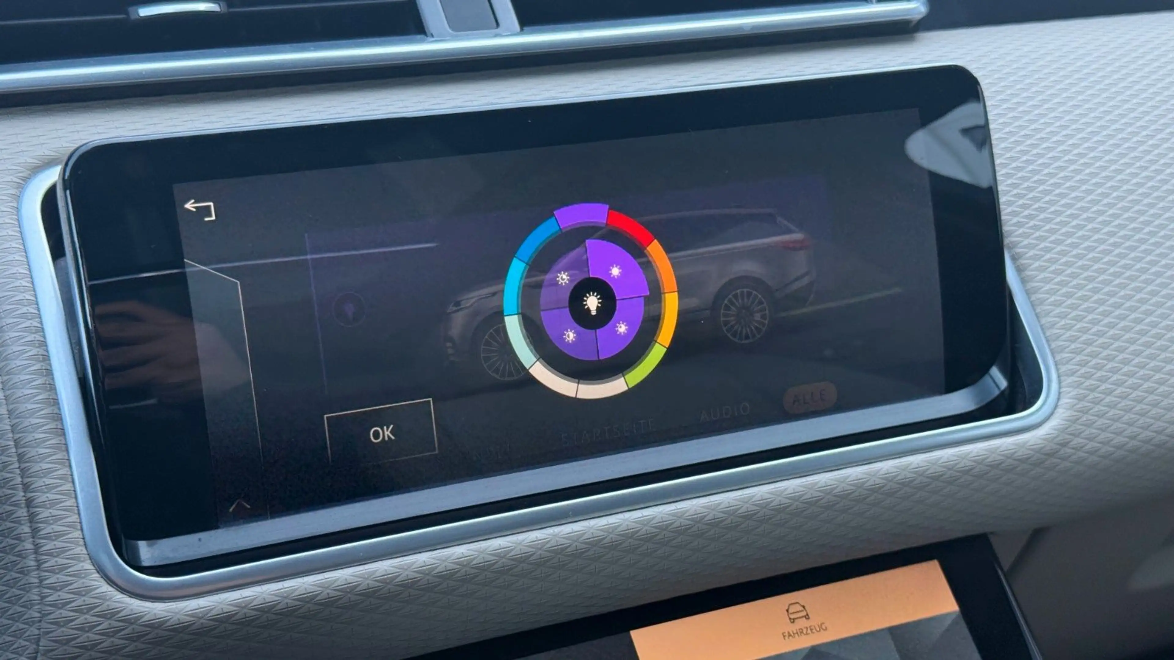 Land Rover Range Rover Velar R-Dynamic SE PANO+ACC+MEMORY — photo 38