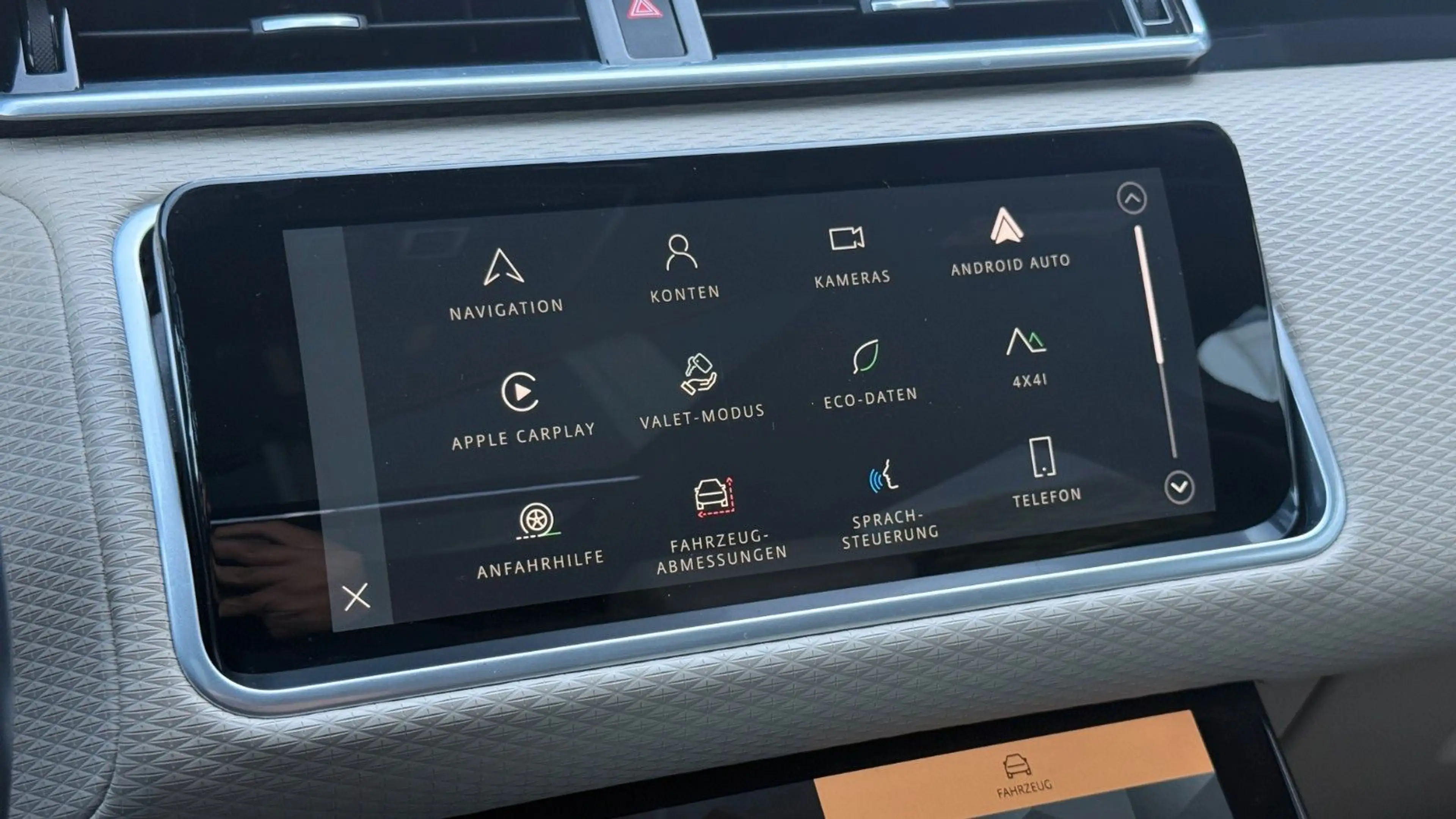 Land Rover Range Rover Velar R-Dynamic SE PANO+ACC+MEMORY — photo 32