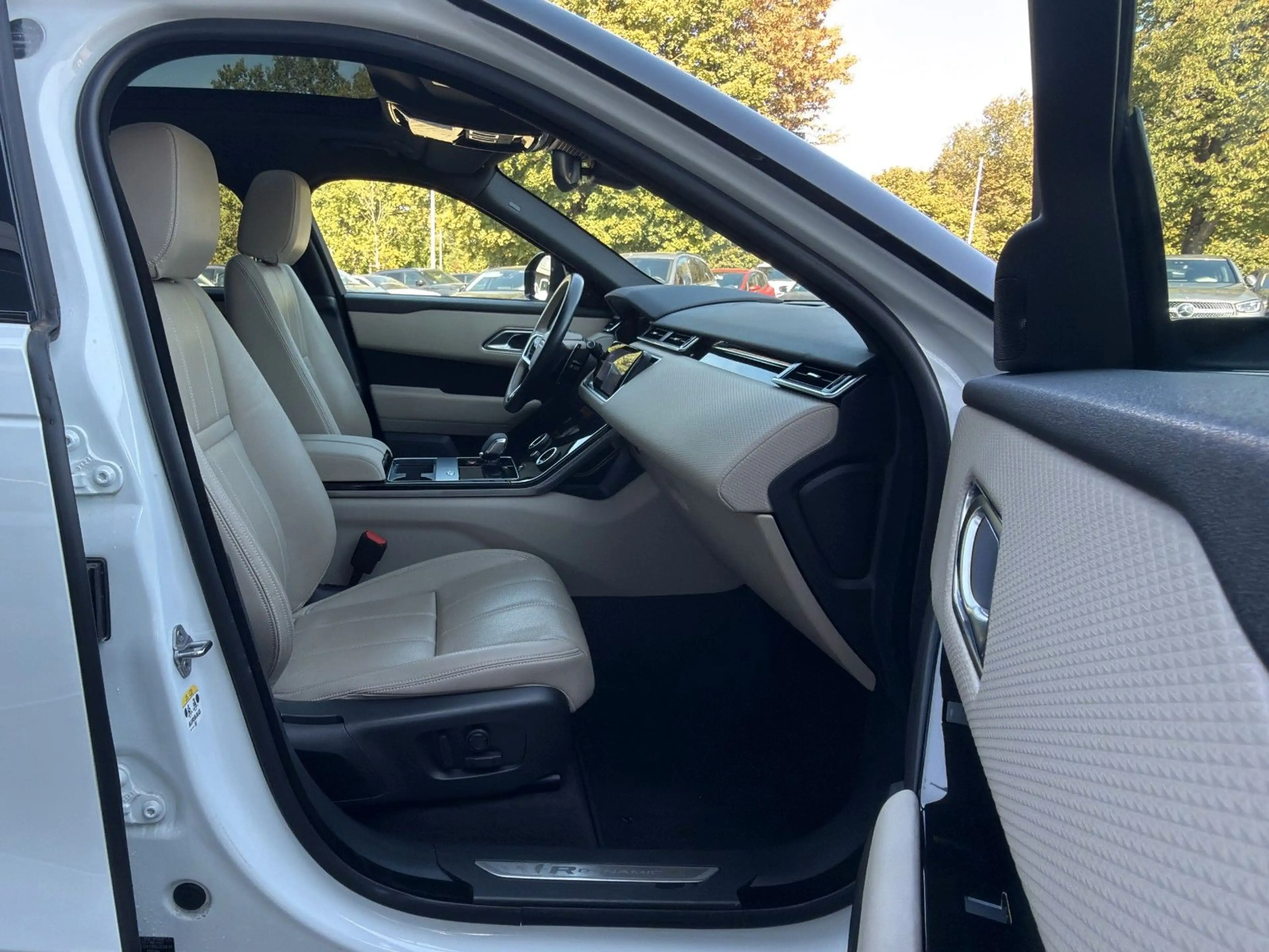 Land Rover Range Rover Velar R-Dynamic SE PANO+ACC+MEMORY — photo 21