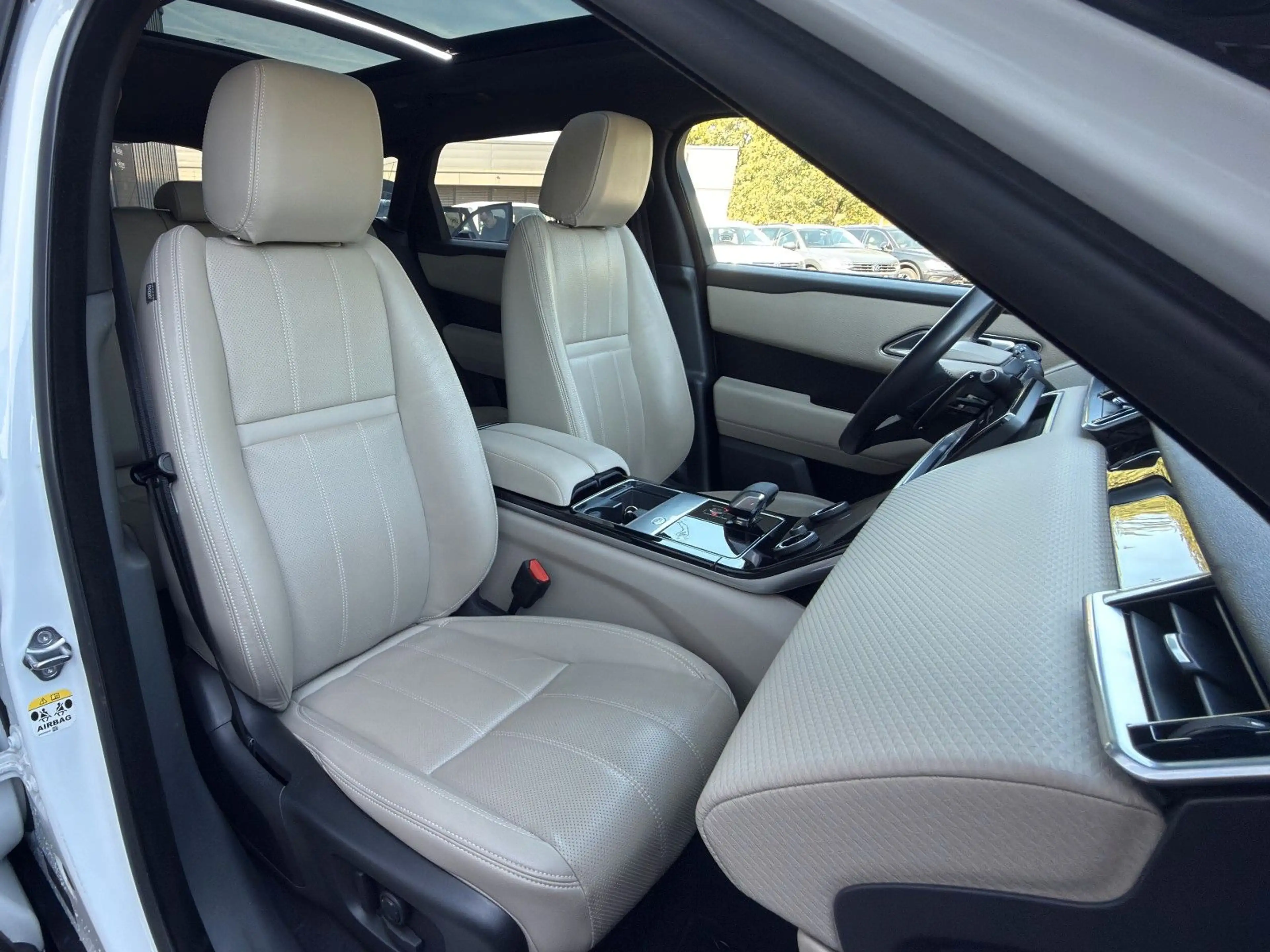 Land Rover Range Rover Velar R-Dynamic SE PANO+ACC+MEMORY — photo 22