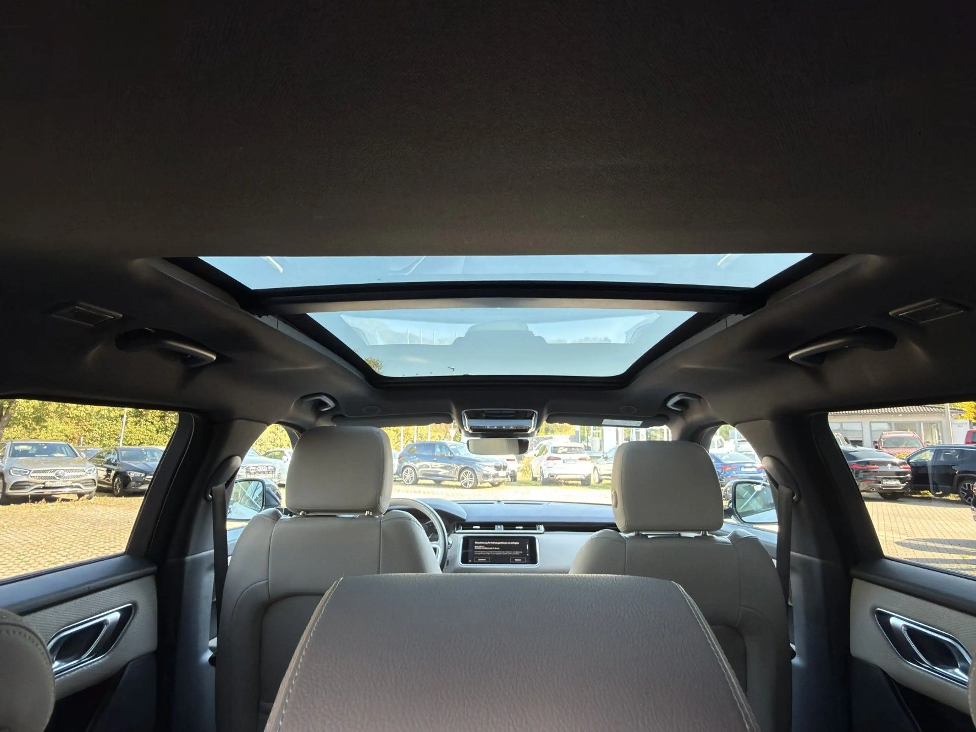 Land Rover Range Rover Velar R-Dynamic SE PANO+ACC+MEMORY — photo 14