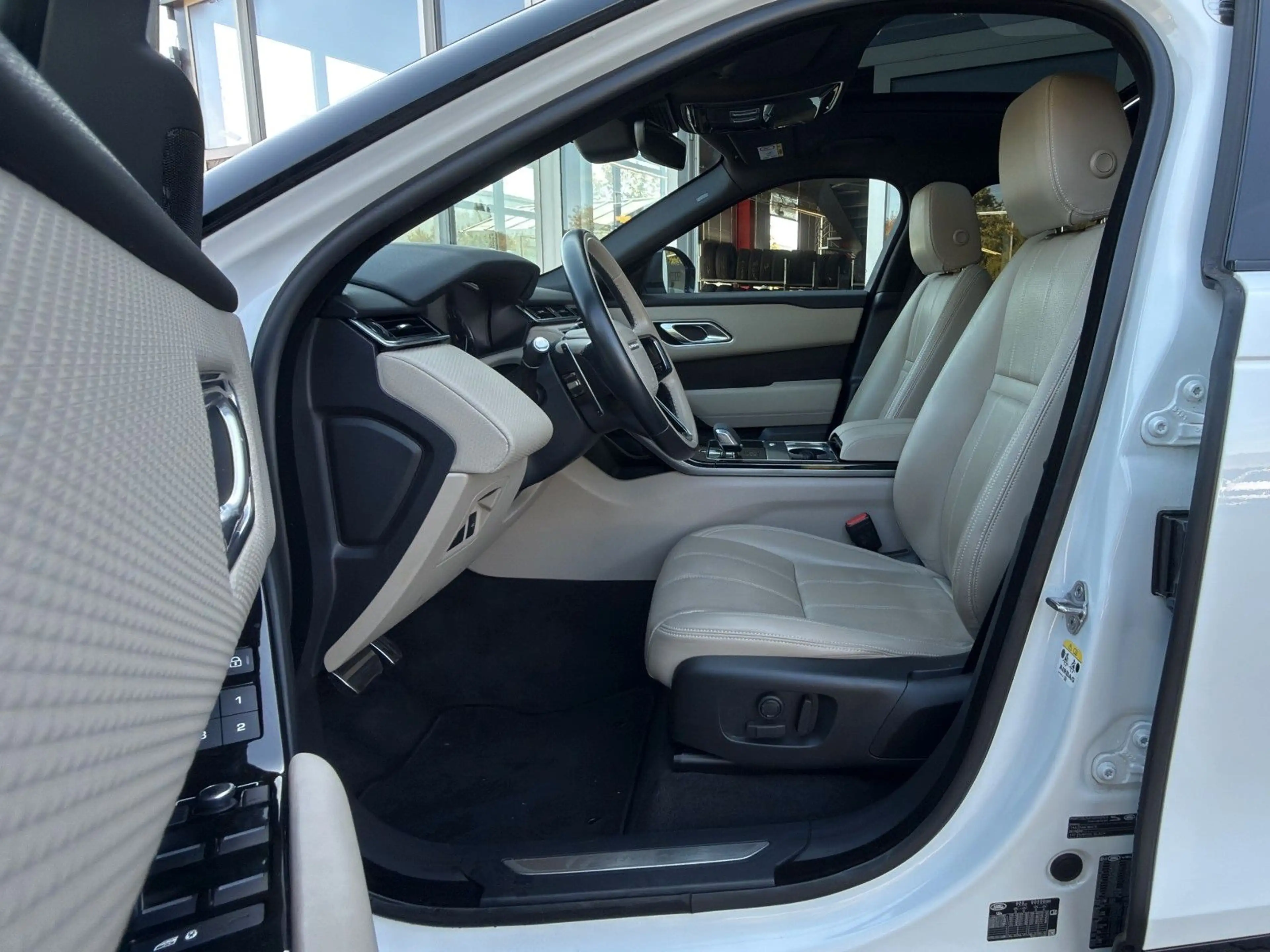 Land Rover Range Rover Velar R-Dynamic SE PANO+ACC+MEMORY — photo 15