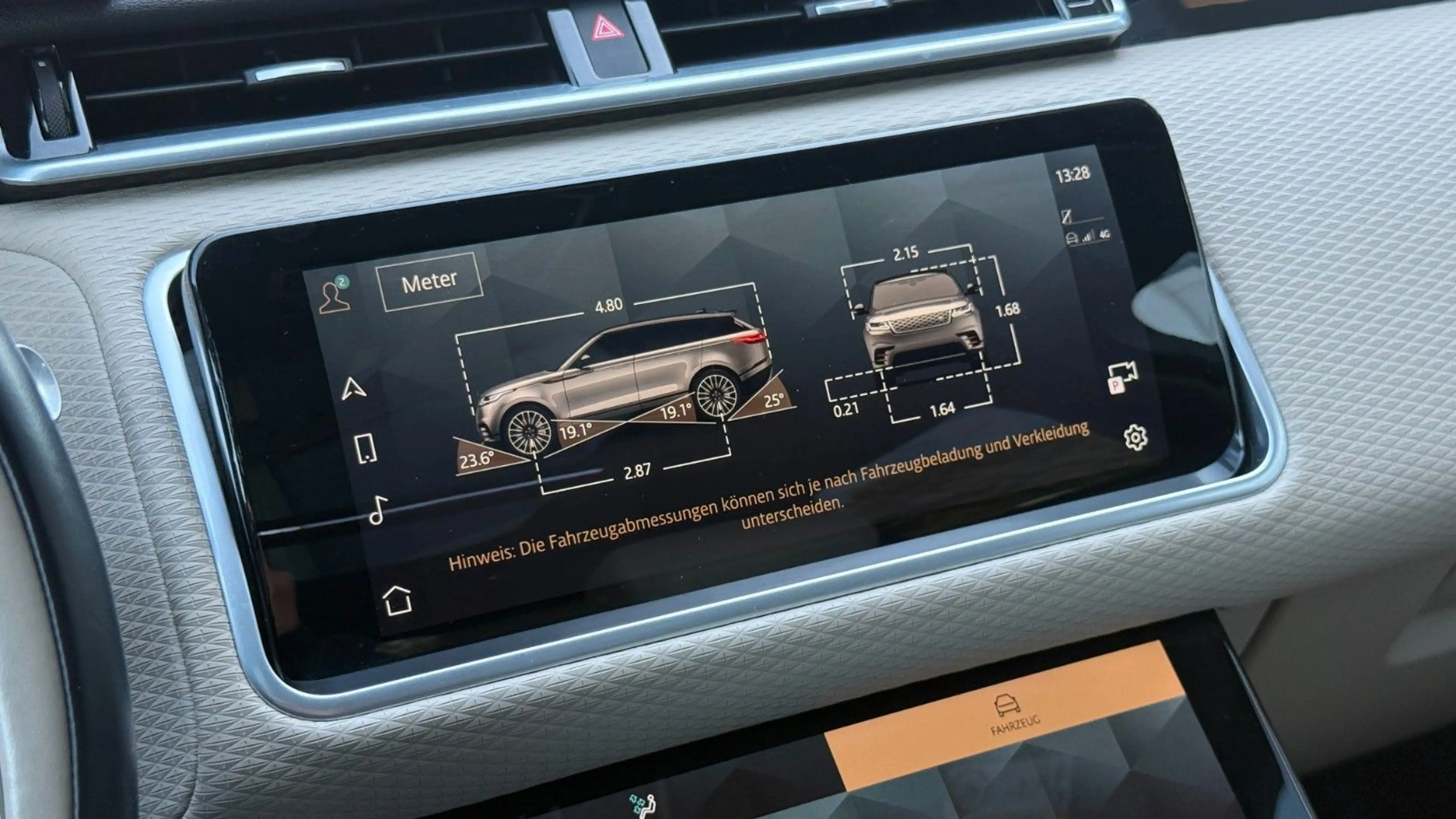 Land Rover Range Rover Velar R-Dynamic SE PANO+ACC+MEMORY — photo 33