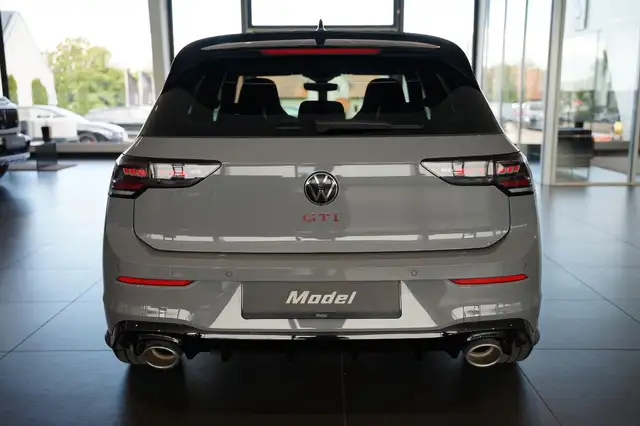 Volkswagen Golf view 4