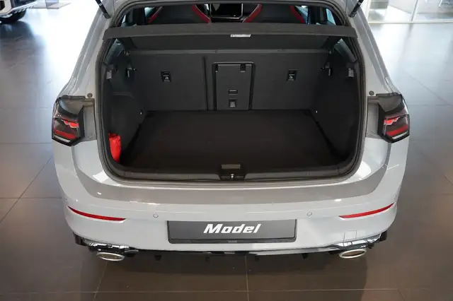 Volkswagen Golf view 5