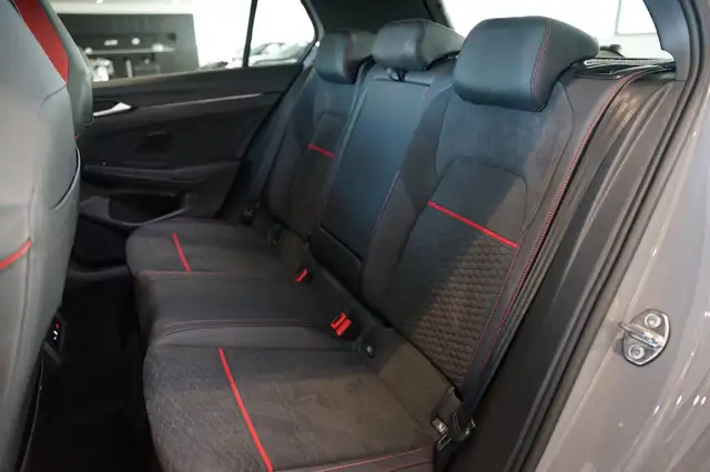 Volkswagen Golf view 9