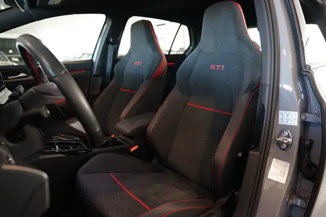 Volkswagen Golf view 8