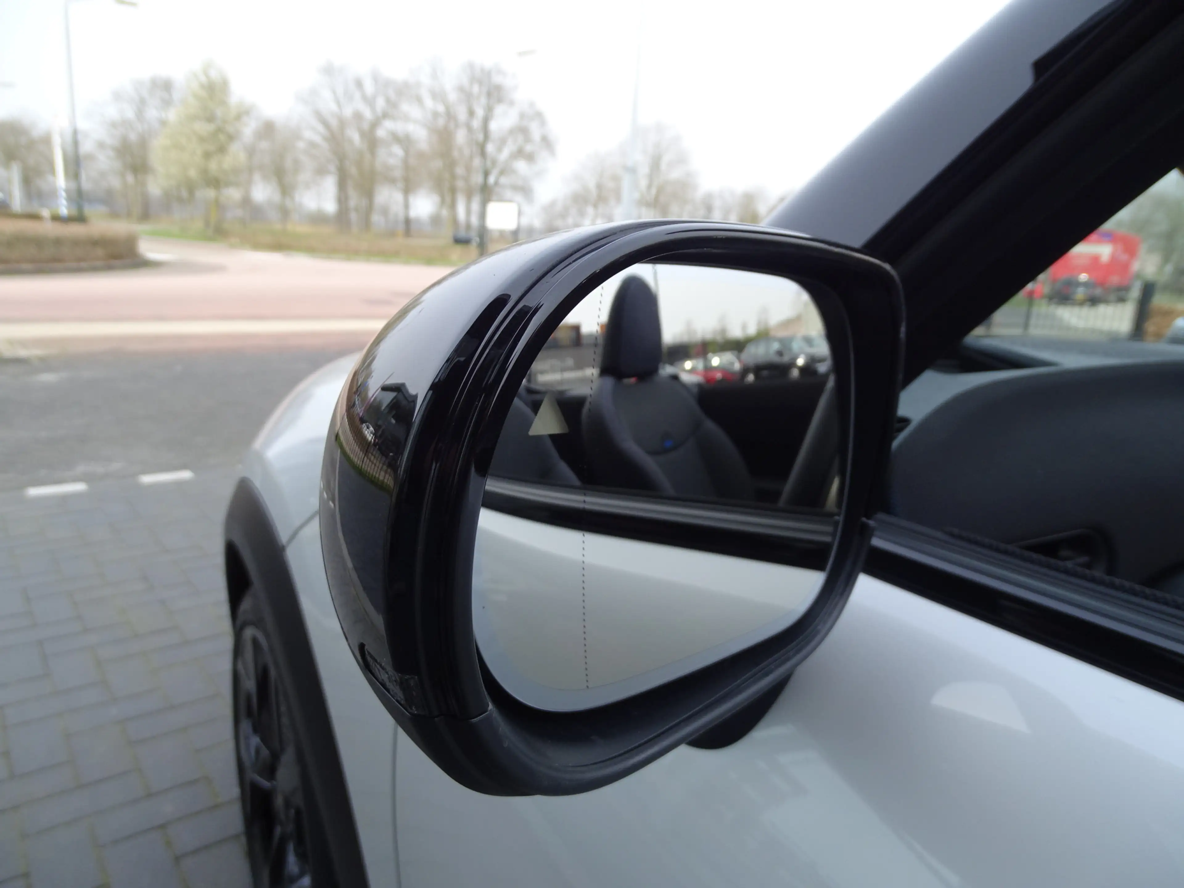 MINI Cooper C Cabrio Mini 2.0 Classic M — photo 11