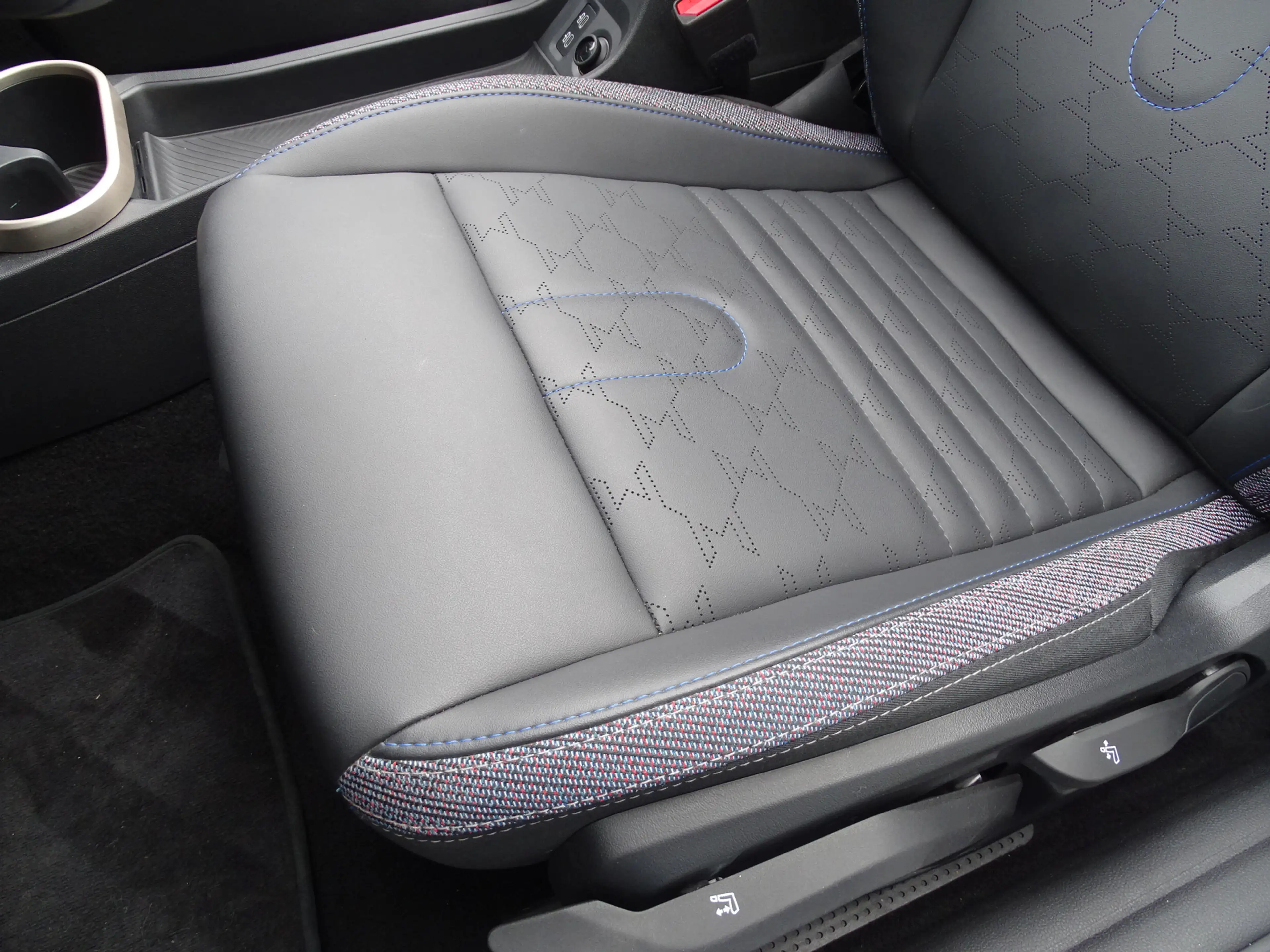 MINI Cooper C Cabrio Mini 2.0 Classic M — photo 13