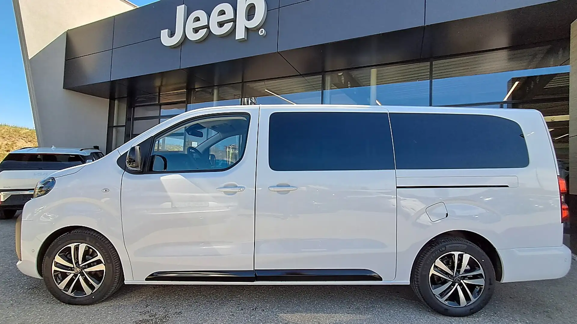 Peugeot Traveller Premium BlueHDi 180 Lang EAT8 Weiß - 2