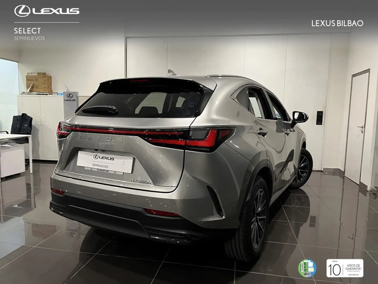 Lexus NX 350h Executive 2WD Plateado - 2