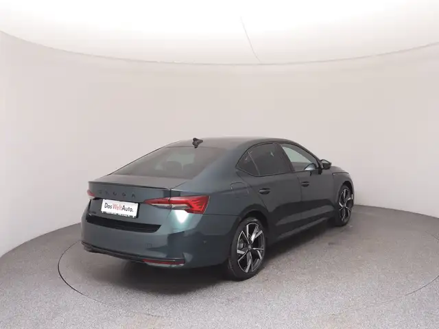 Skoda Octavia view 4