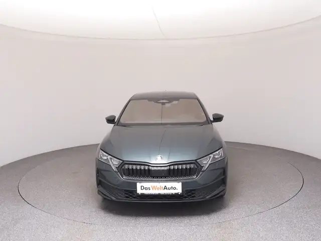 Skoda Octavia view 3