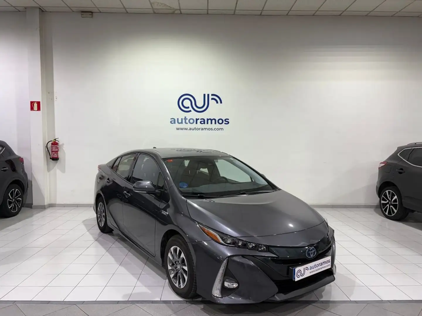 Toyota Prius PlugIn 125PH Advance Gris - 1