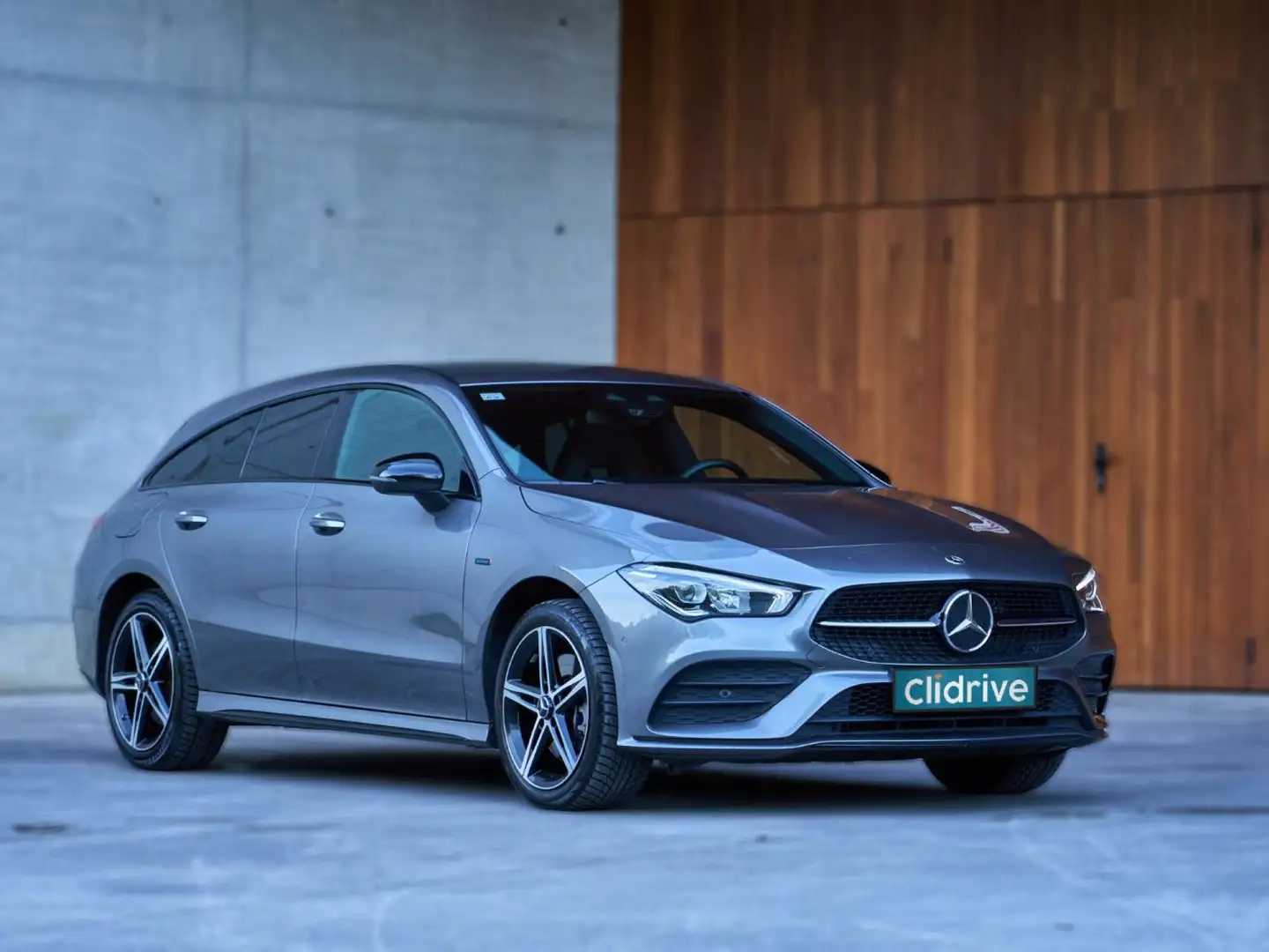 Mercedes-Benz CLA 250 e Shooting Brake Gris - 2