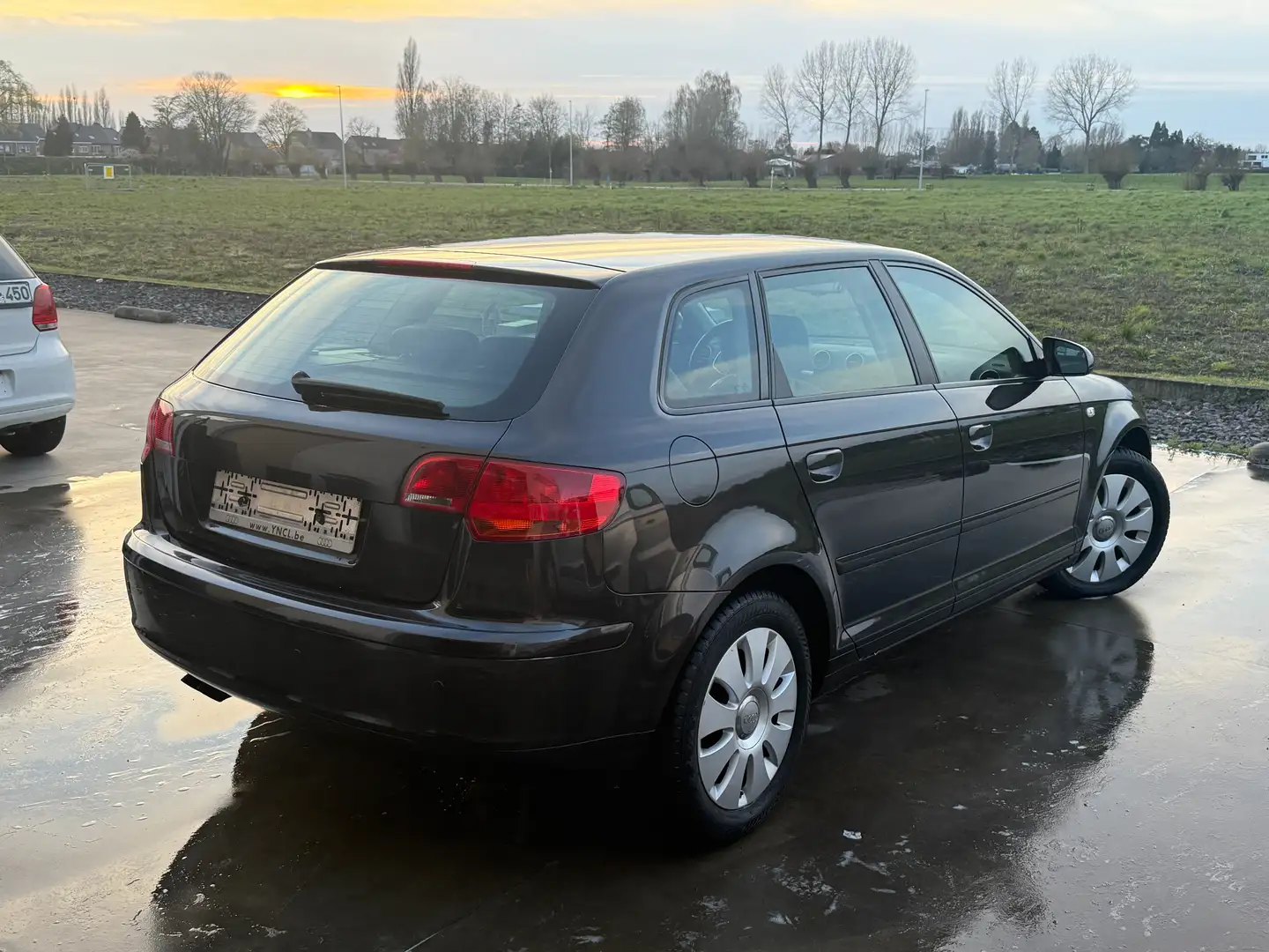 Audi A3 A3 Sportback 1.9 TDi Ambiente DPF S tronic Schwarz - 2