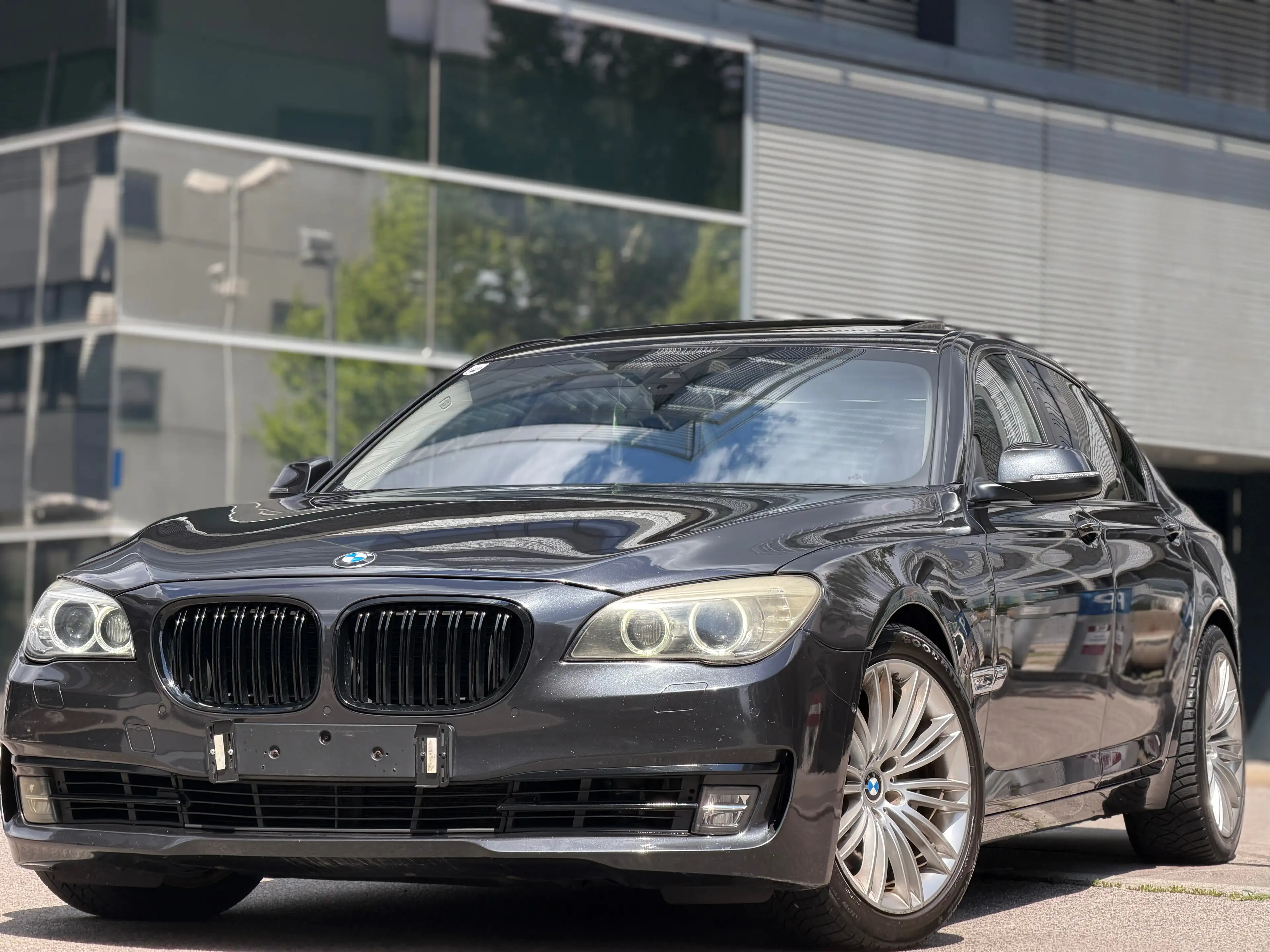 BMW 740 740 d xDrive — photo 3