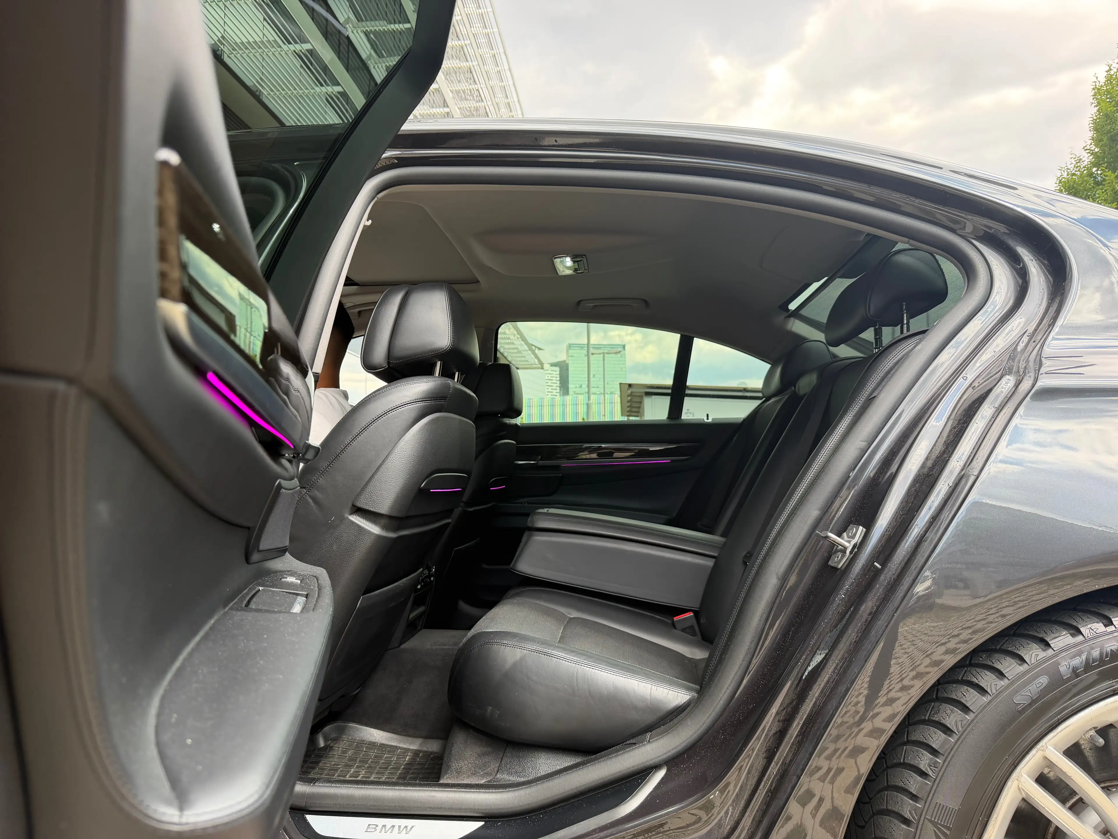 BMW 740 740 d xDrive — photo 12