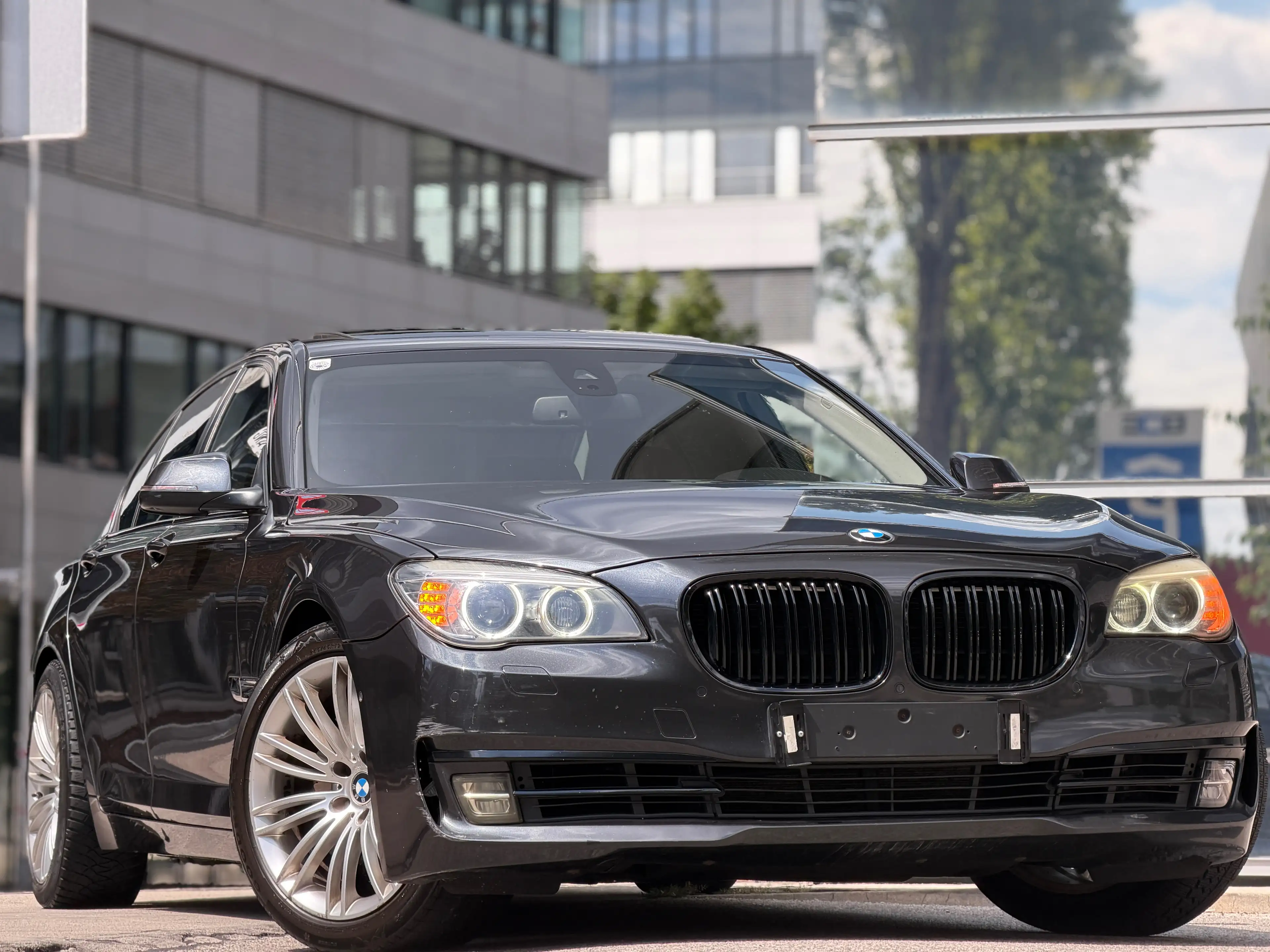BMW 740 740 d xDrive — photo 2