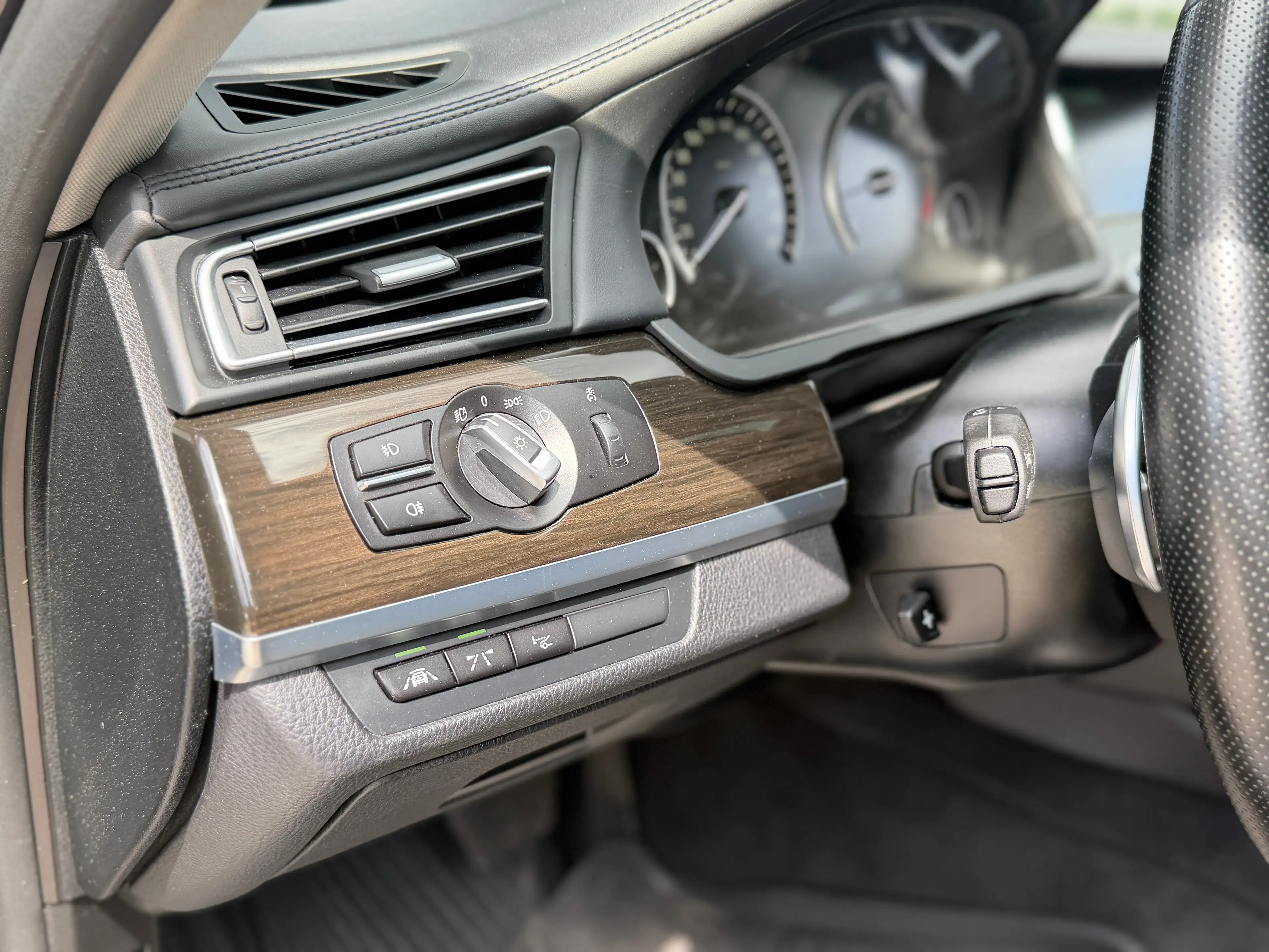 BMW 740 740 d xDrive — photo 15