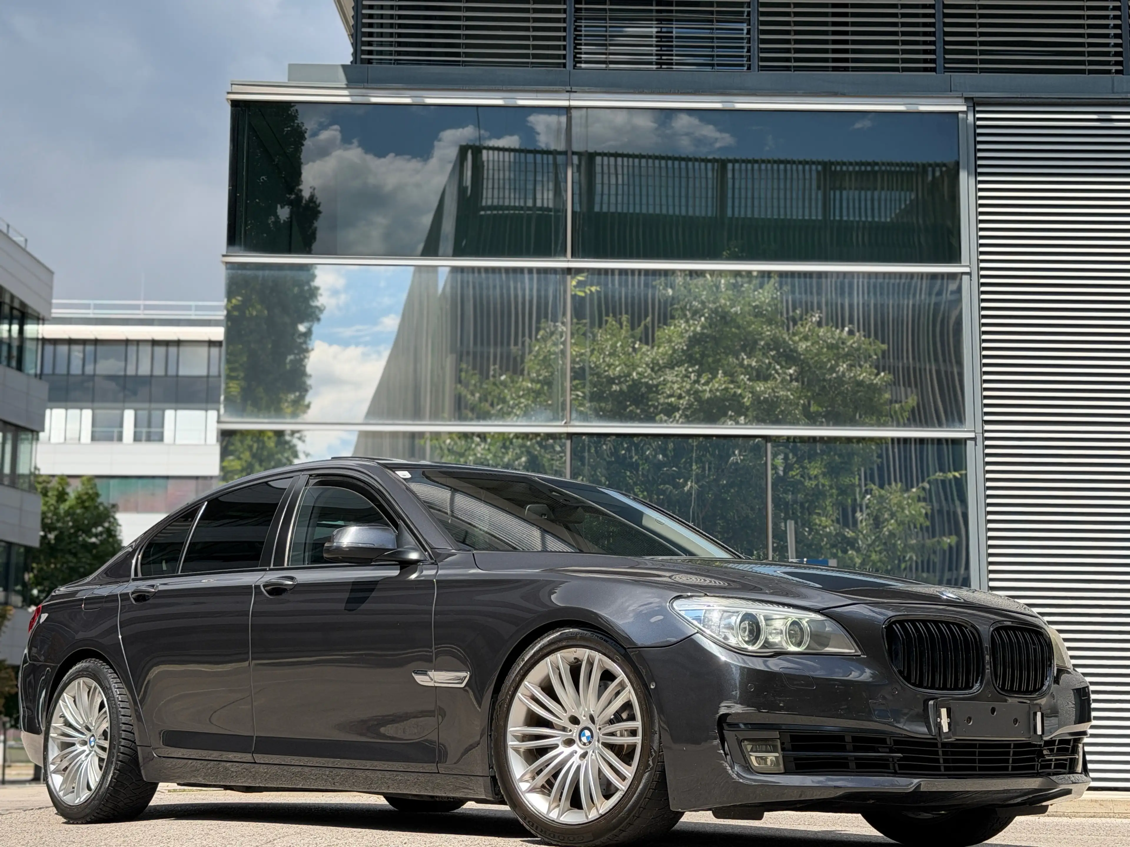 BMW 740 740 d xDrive — photo 4