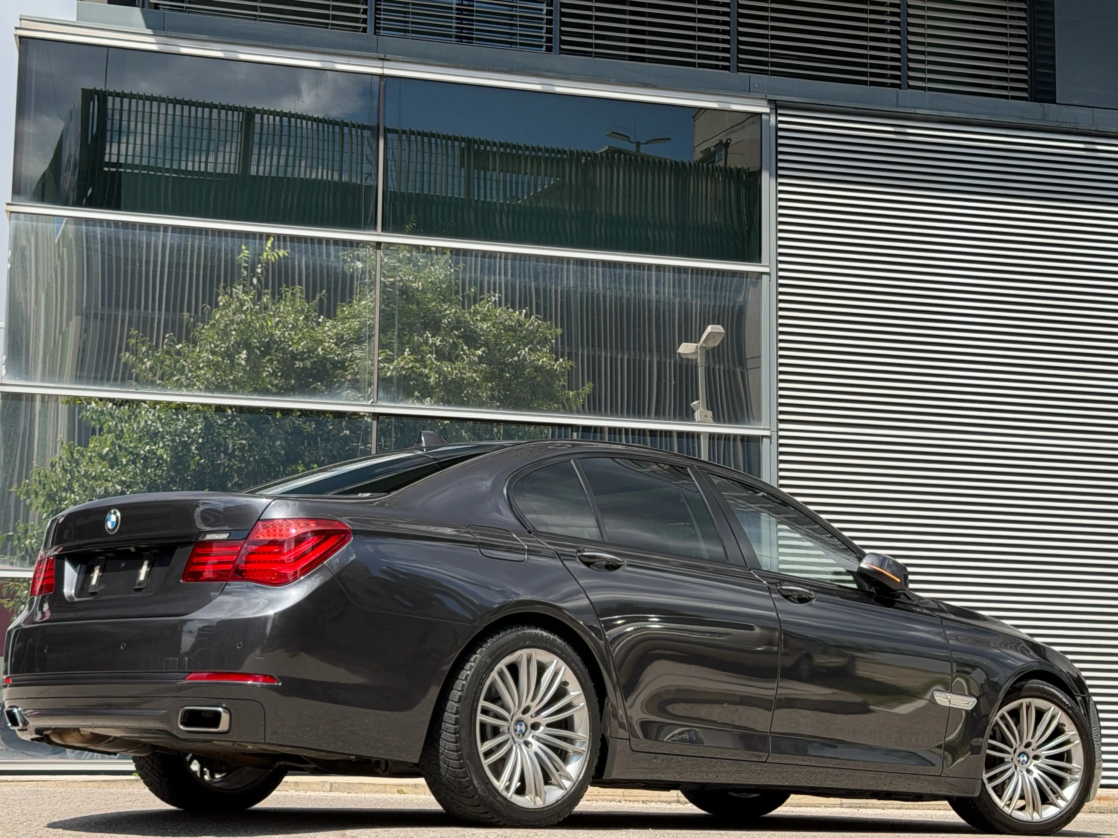 BMW 740 740 d xDrive — photo 10