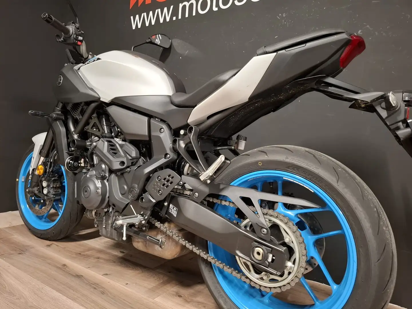 Yamaha MT-07 Y-AMT Bianco - 2