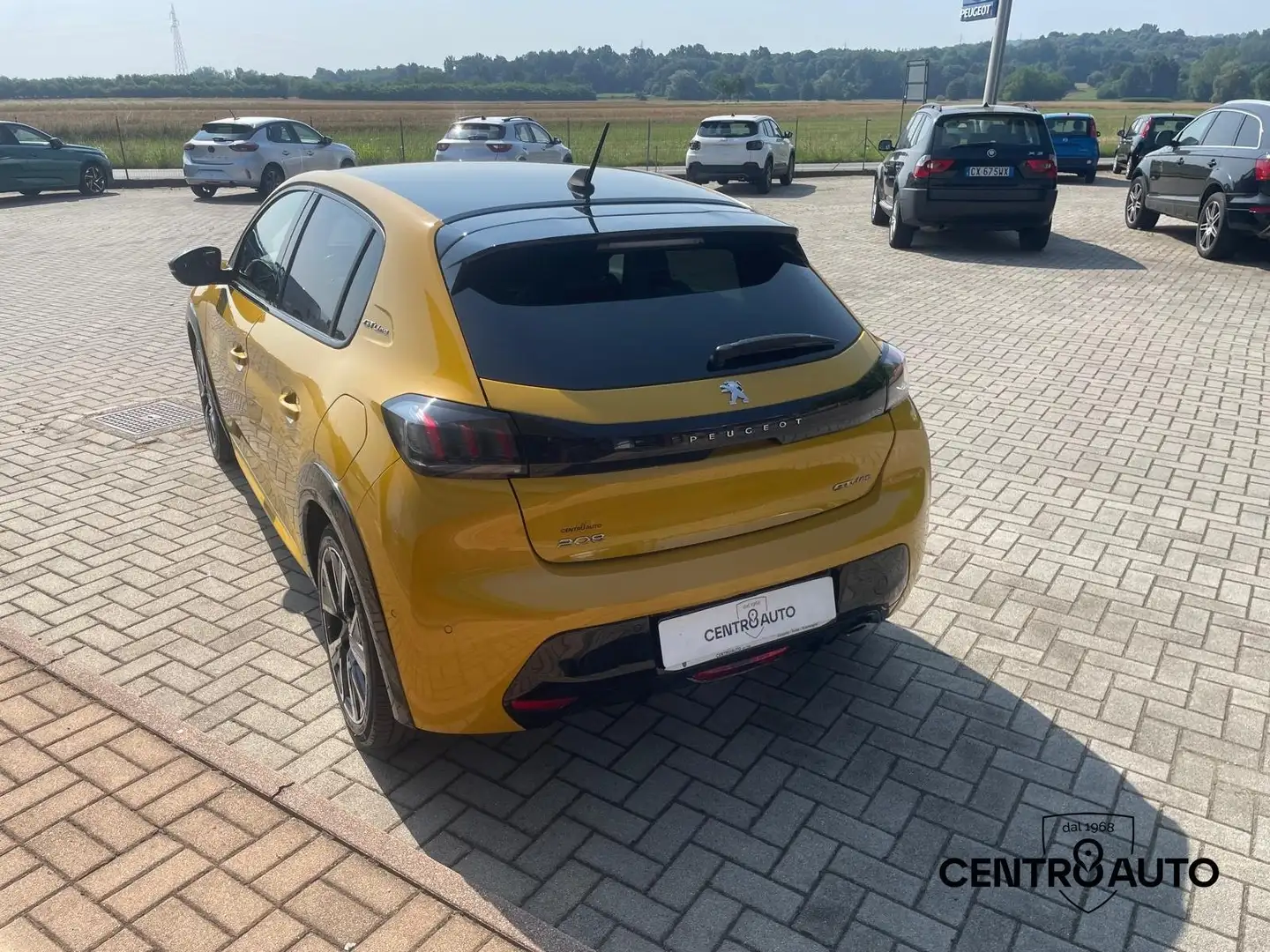 Peugeot 208 1.2 puretech GT Line 100cv Gelb - 2