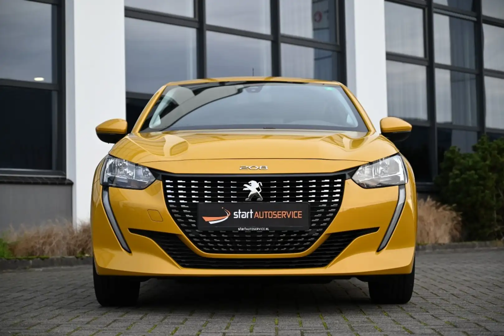 Peugeot 208 Active 1.2 CarPlay Cruise Nieuwe Distributie Geel - 2