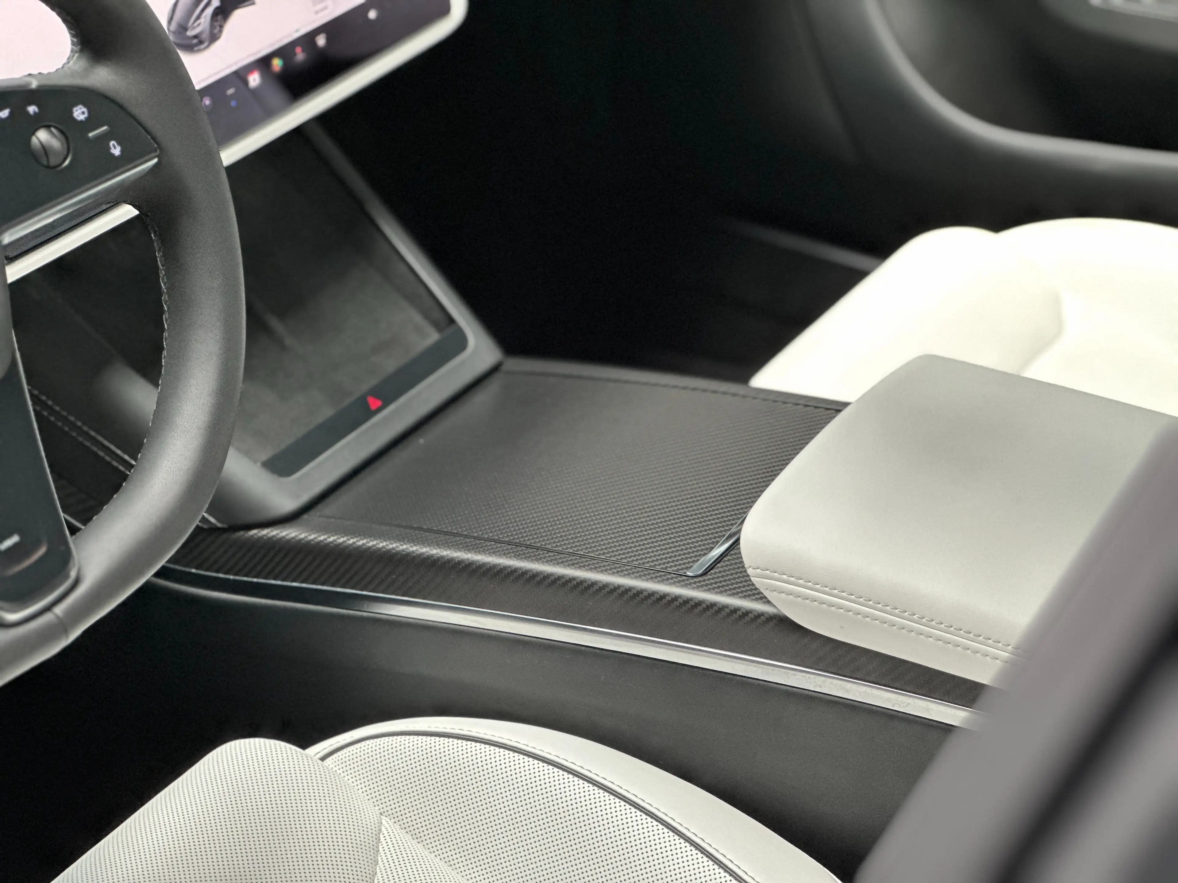 Tesla Model S PLAID - CARBON BRAKES - 21 WHEELS — photo 15