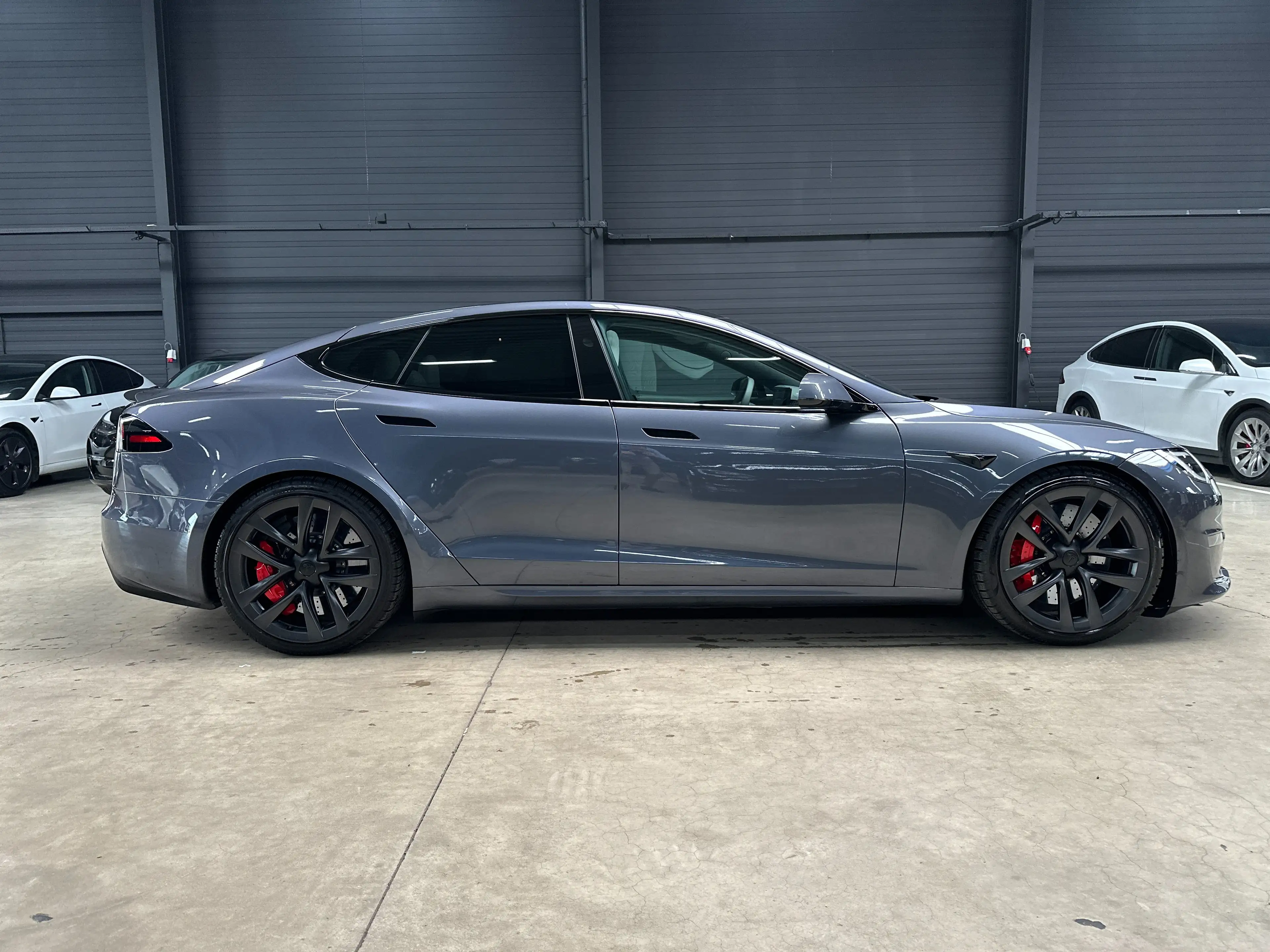 Tesla Model S PLAID - CARBON BRAKES - 21 WHEELS — photo 13