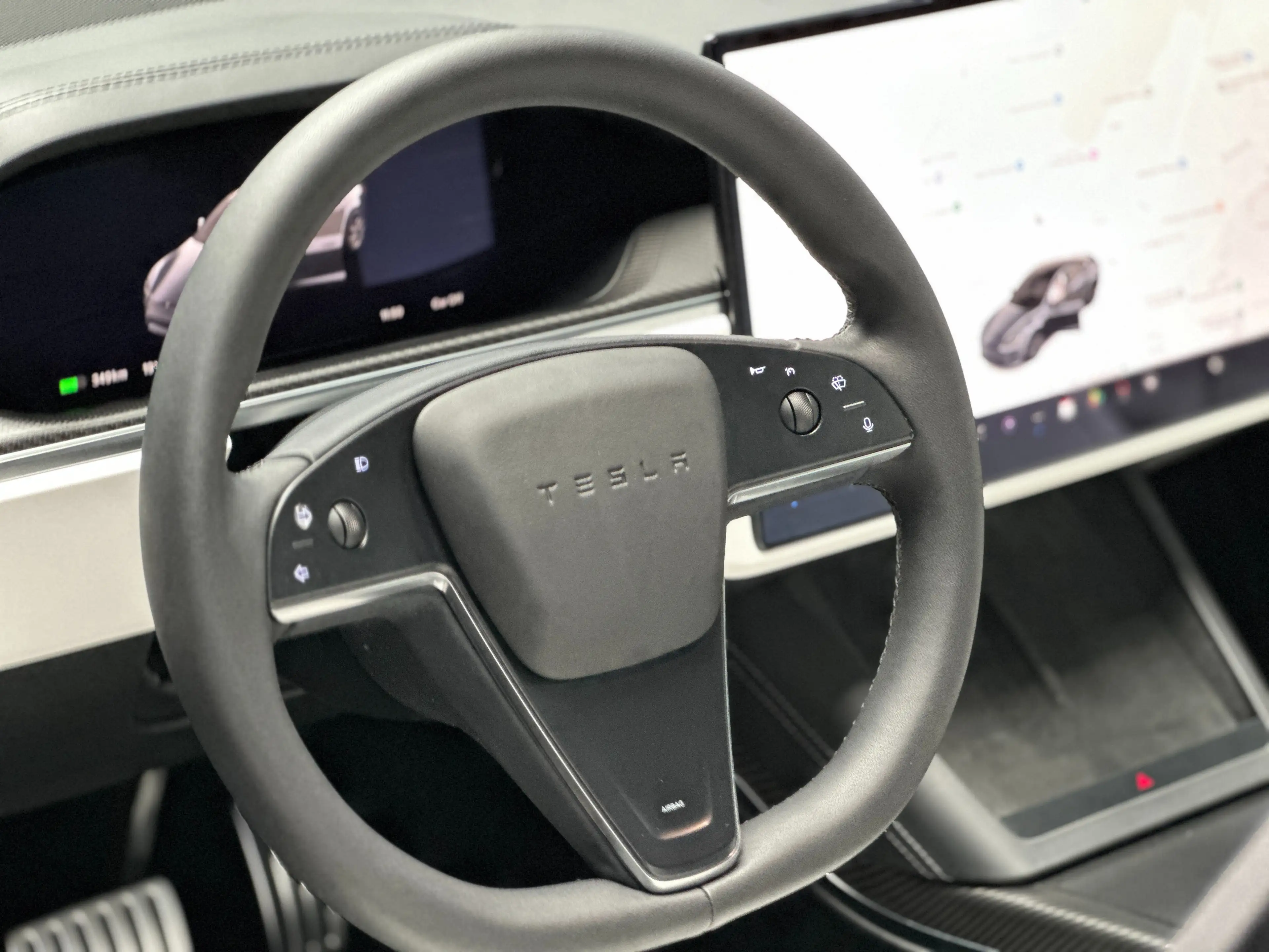 Tesla Model S PLAID - CARBON BRAKES - 21 WHEELS — photo 14