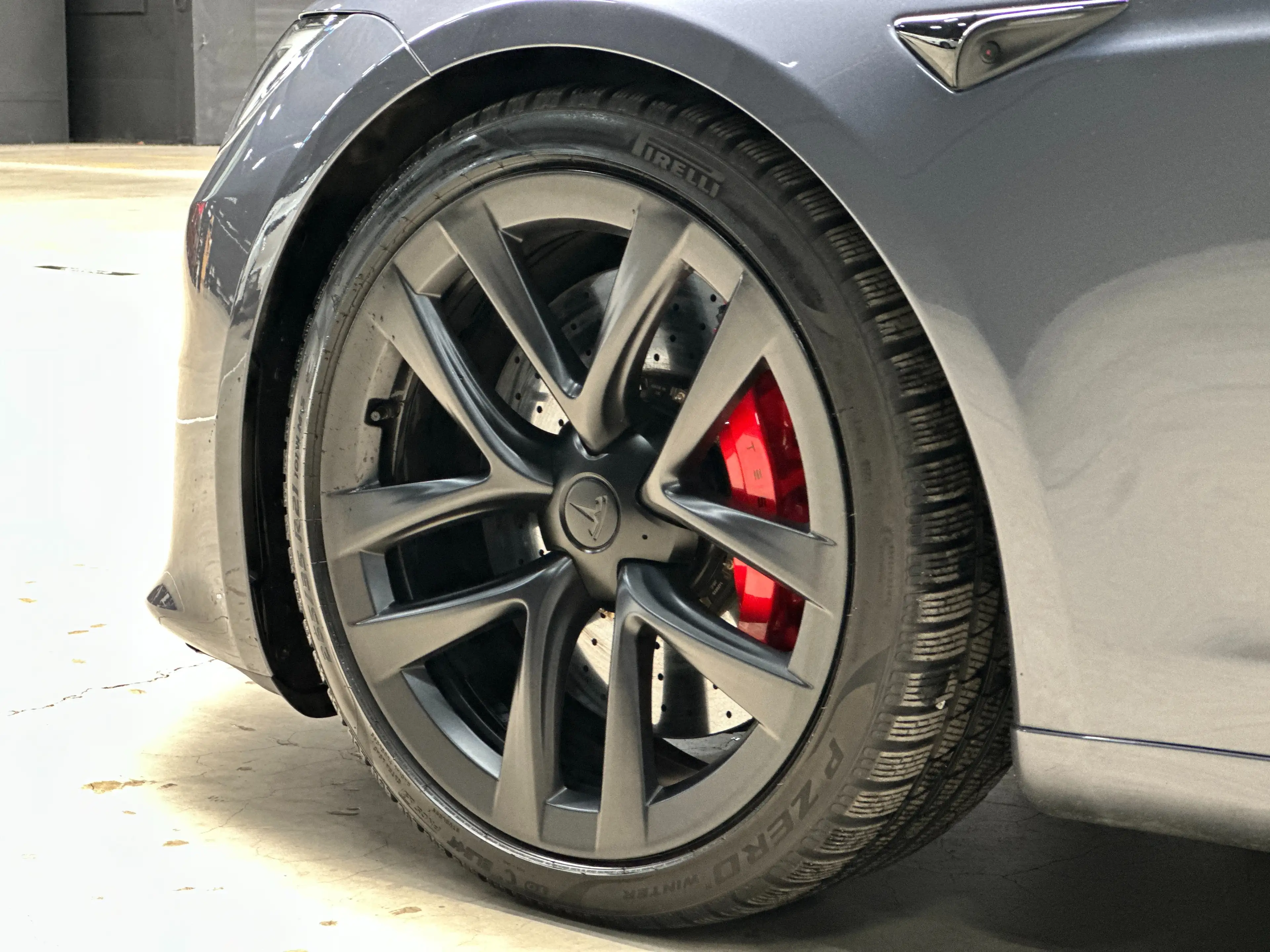Tesla Model S PLAID - CARBON BRAKES - 21 WHEELS — photo 8