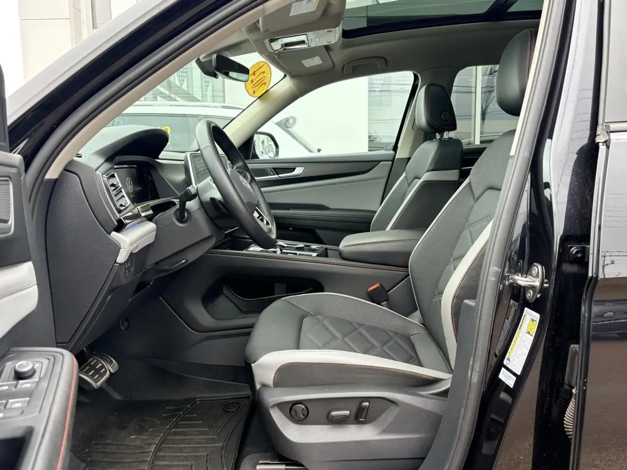 Volkswagen Atlas снимка Volkswagen Atlas