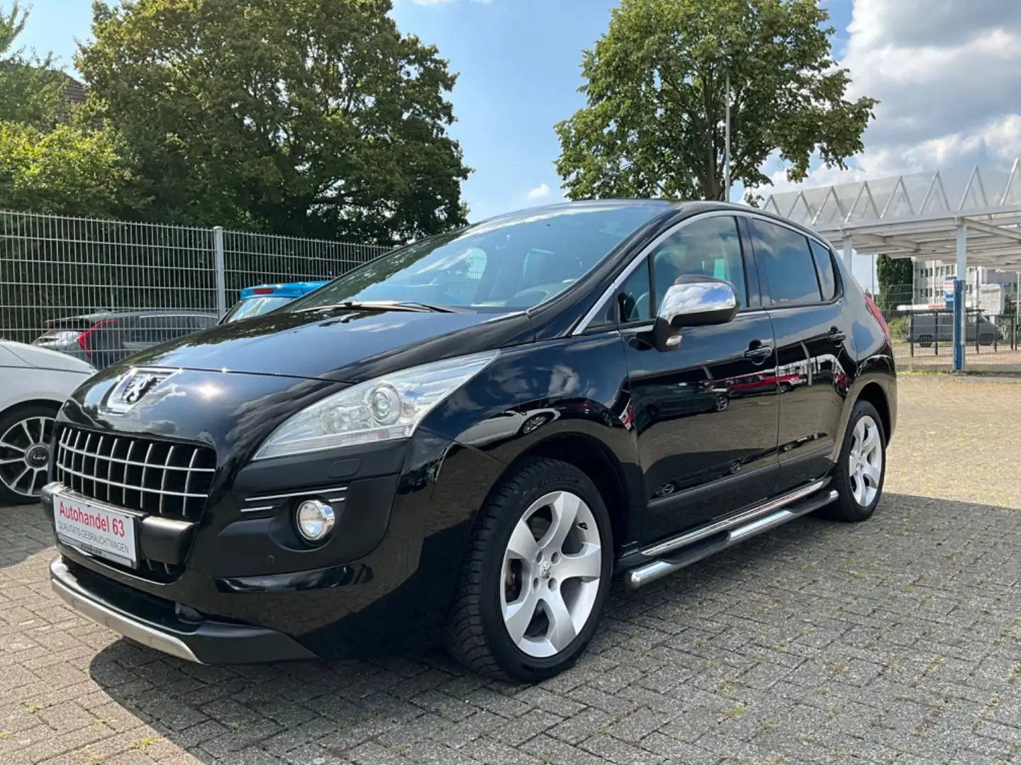 Peugeot 3008 Platinum*HEAD-UP*PANO*XENON*AHK*PDC Schwarz - 2