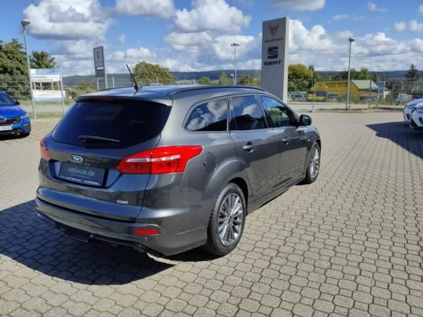 Ford Focus FOCUS TURNIER ST-LINE 1.0 ECOBOOST XENON NAVI Grau - 2