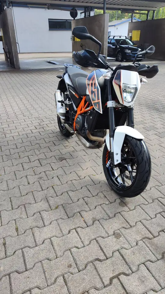 KTM 690 Duke