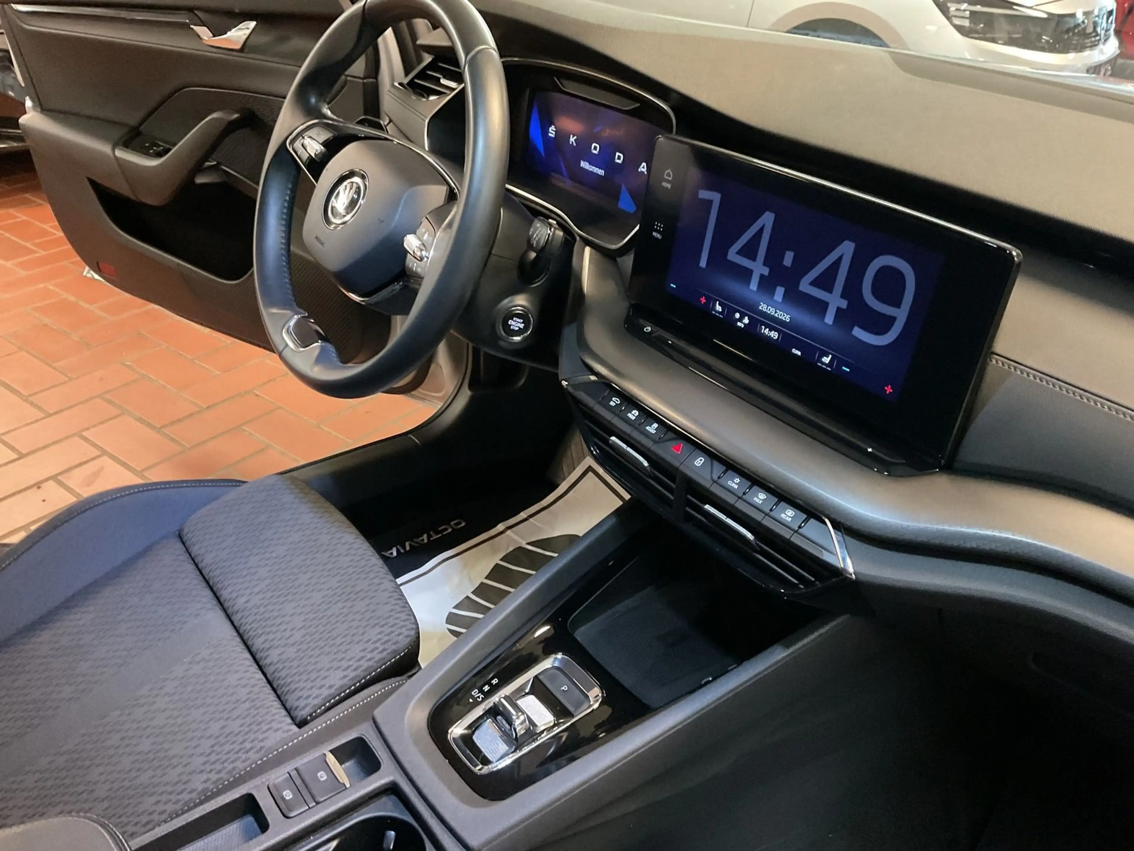 Skoda Octavia Combi 2.0 TDI LED,PDC,Navi — photo 16