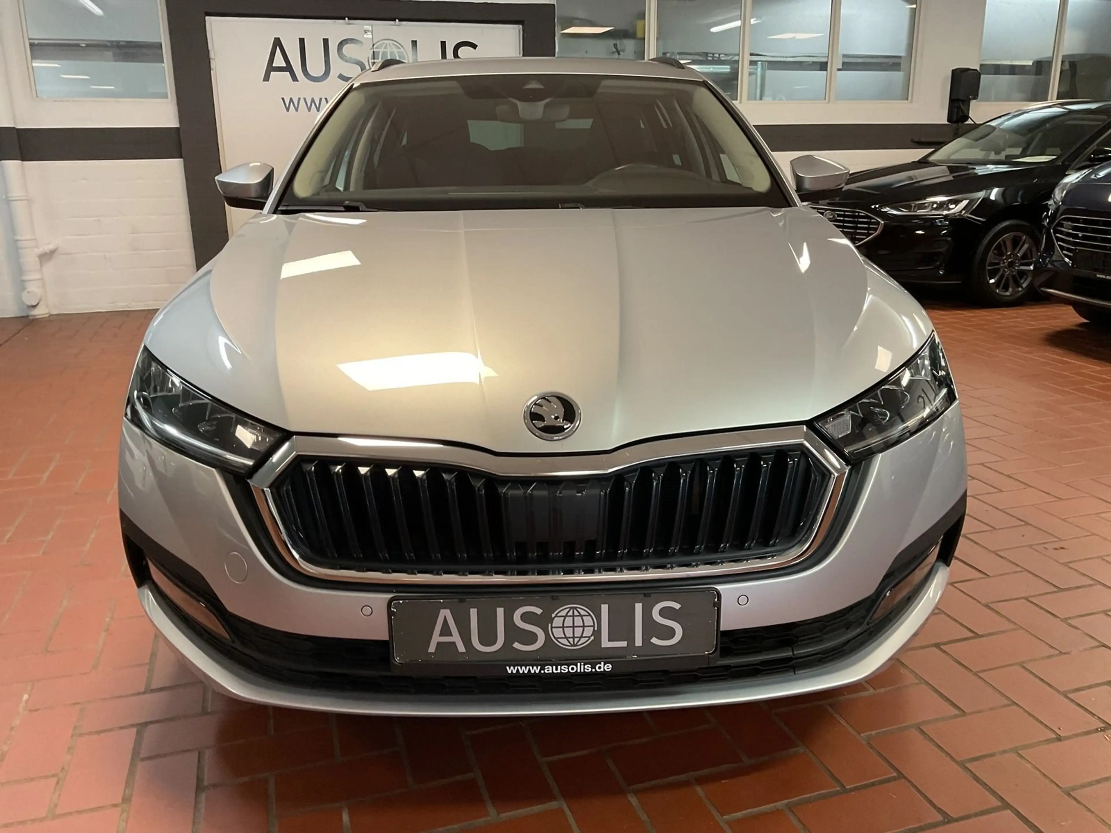 Skoda Octavia Combi 2.0 TDI LED,PDC,Navi — photo 3