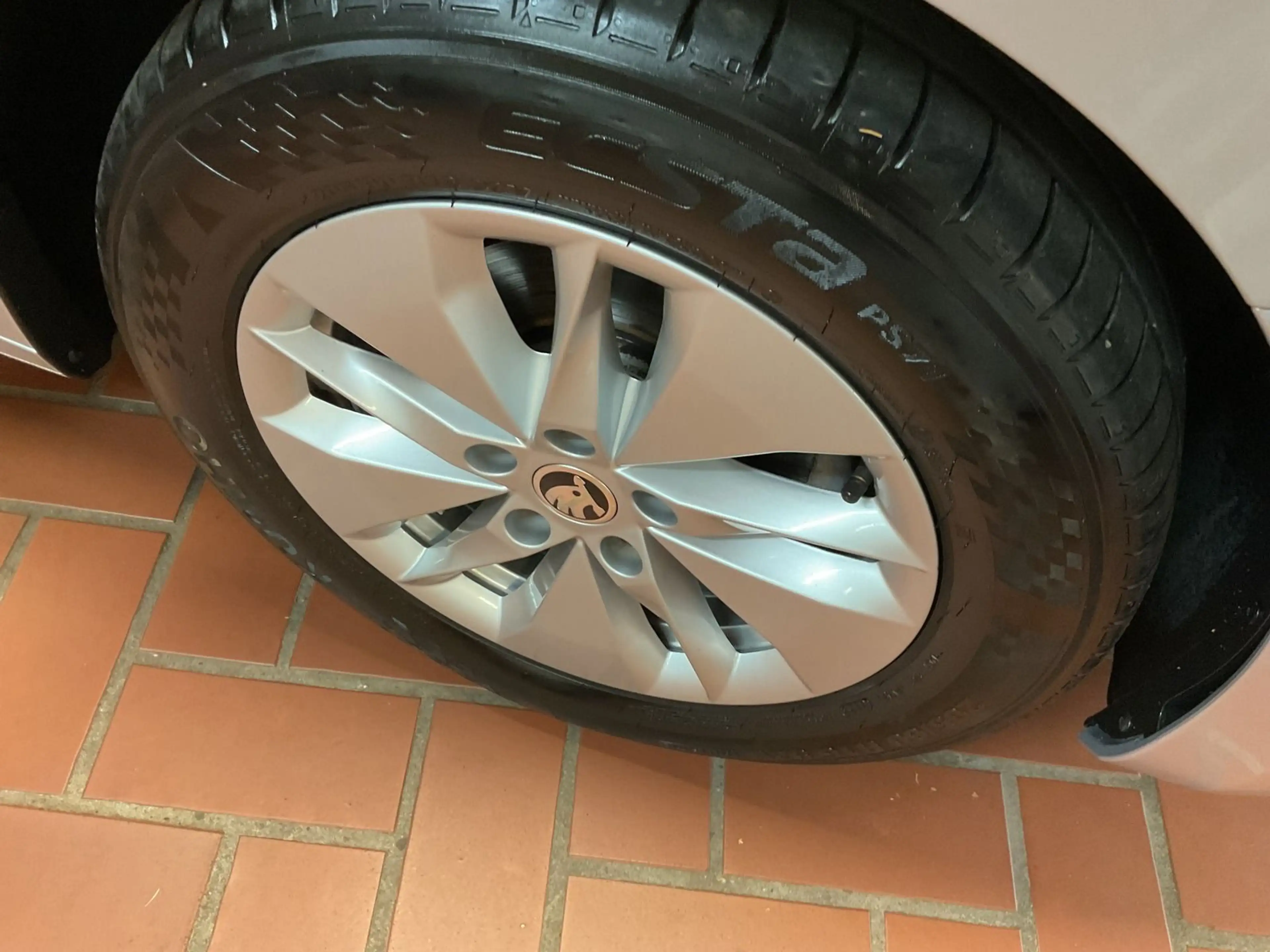 Skoda Octavia Combi 2.0 TDI LED,PDC,Navi — photo 32